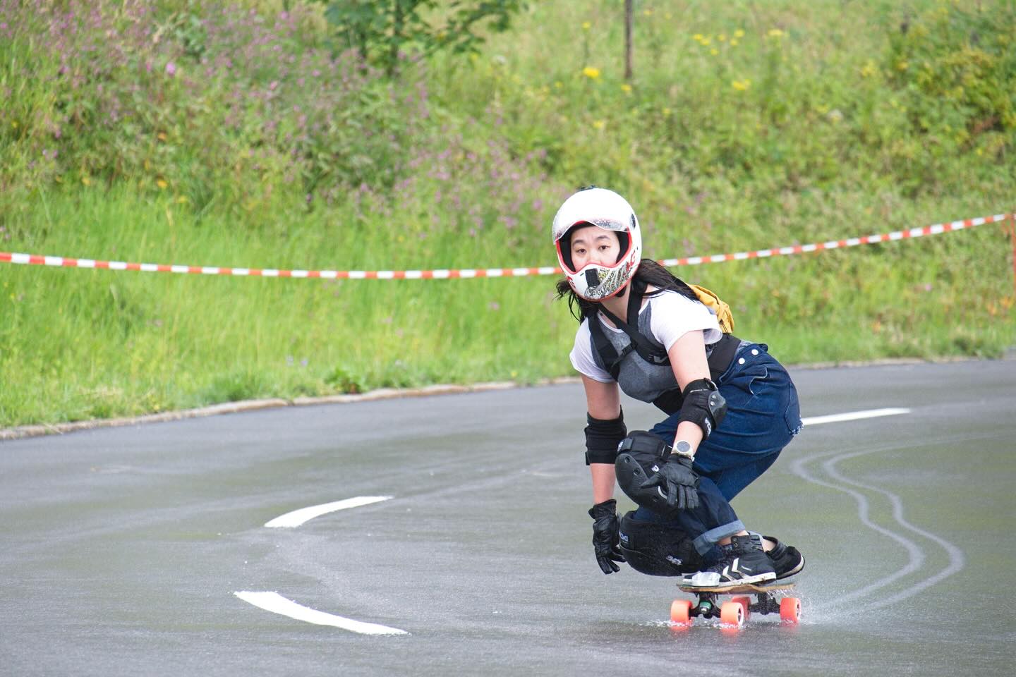 After weeks and months of intense planning, organizing and preparing it finally happened: For the first time in downhill skating history we closed down our Freiburg house mountain, Schauinsland, for a downhill skateboarding Freeride event. Considering it (one of) the longest event tracks ever, it presented us with immense safety challenges to clear and secure a 12km road. This put our meticulously designed safety concept on the test bench.
.
We wanted to start right after the bicycle event and we were right on time when the weather decided otherwise. Half an hour of intense thunder and hailstorm left our riders fleeing into the woods and some of our stationary Marshalls putting up there shelter pavilions in the middle of the raging chaos.
.
So with a small delay and some wet clothes we were able to start the Freeride. Of course we had multiple difficulties in the following hours but our well trained Marshall team and @studio.konstantin.thomas as our head of radio communications with nerves of steel, handled every demanding situation with calm and professionalism.
.
Seeing our riders lifting up there helmet visors revealing smiling happy faces underneath rewarded us every run.
.
In the last picture you see me skating through the last hairpin during the bonus run as the last rider of the event which felt like a true honor and perfect closing to an overall successful and injury-free event.
.
.
📸 1,2,4,5,8,9,10,11,13,14,15 Henning Stark
📸 3,6,7,12 @photoluky
📸 16 @klangreiter
📸 17,18,19 @fla4.2
📸 20 @speedy_gonzales_77
.
.
#worldsfirst #downinsländ2025 #schauinsland #freiburgfreeridecrew #freiburgerlongboardverein #flbv #skateevent #12km #gondolafreeride #downhillskateboarding #downhilllongboarding #makedhskatinggreatagain #communitybuilding