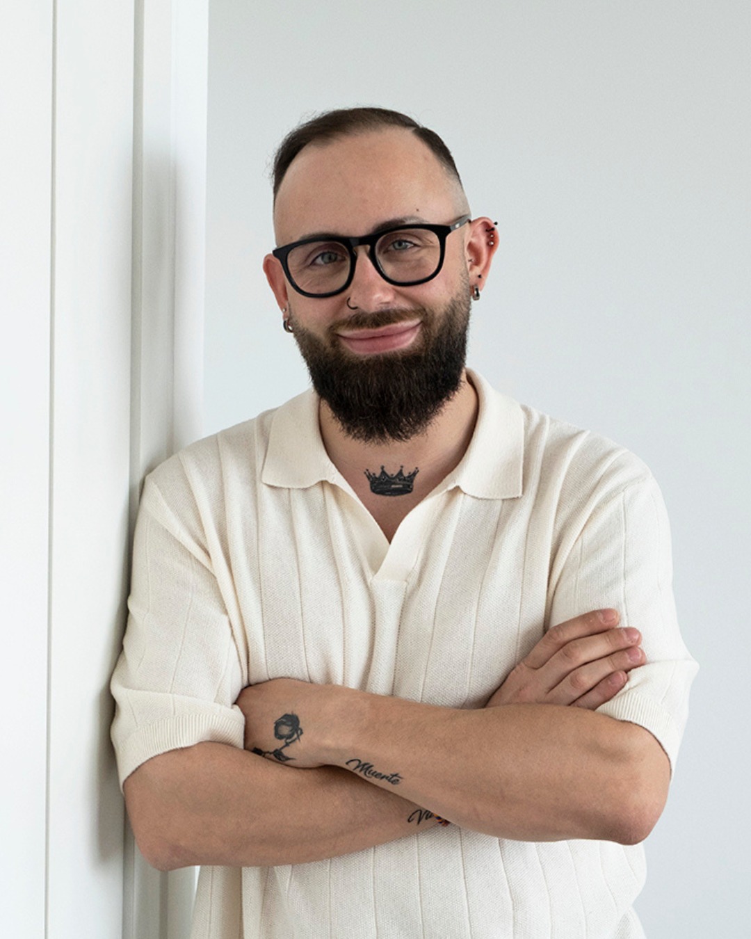 Thomas übernimmt bei uns auch die Leitung unseres neuen HUB Apartments in St. Georg neben dem Standort in Harburg.
Mit Erfahrung, einem offenen Ohr für Gäste und einem klaren Fokus auf digitalen Komfort startet er mit uns in die neue Etappe.
Willkommen, Thomas! Willkommen St. Georg!
TEAM
HAMBURG