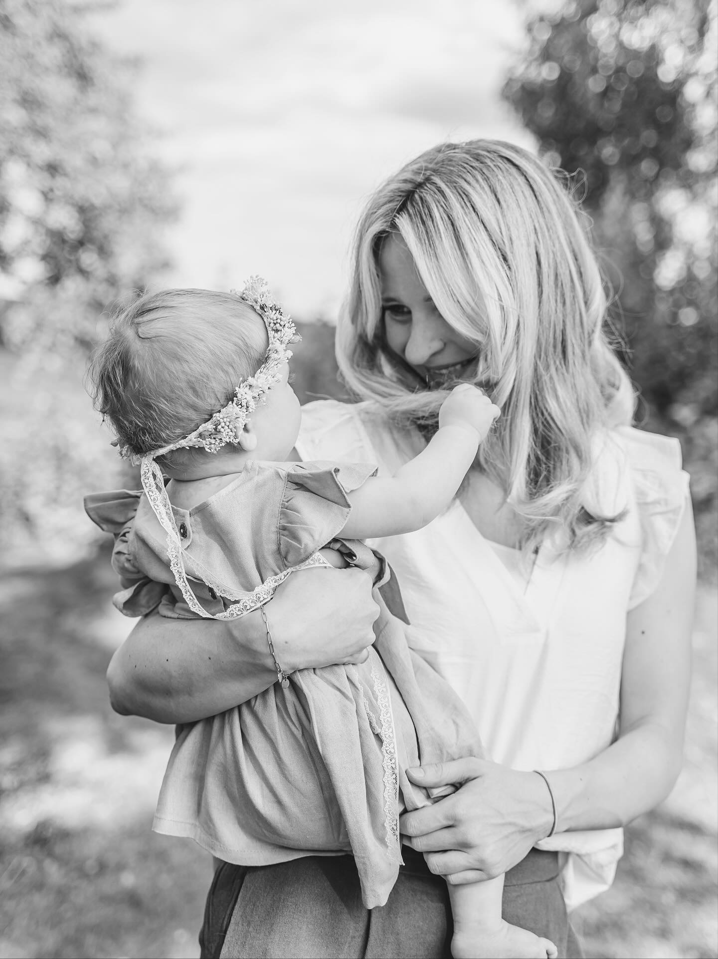 Liebe einfach alles daran!
#familie #mutterundtocher #liebe #fotoshooting #familienfotografie #eifel #nordeifel #sΓΌdeifel #vulkaneifel #steffeln #basberg #oberbettingen #gerolstein #niederbettingen #duppach #schwirzheim #bΓΌdesheim #walsdorf #hillesheim