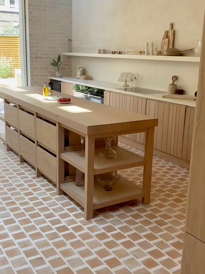 ✨ Everyone says “nothing beats a real terracotta floor”…
Porcelain: hold my beer ?
60m2 of our Terra Picolo Sand 110x110 brings all the warmth, charm, and soul of traditional terracotta – but with the durability and performance of porcelain. No sealing, no stress, just beautiful timeless floors inside and out!
Thankyou to @commons_project for there absolute vision on this one, it looks even better than we could have imagined!
#TerracottaVibes #ArchiTile #PorcelainPerfection #InteriorDesignInspo