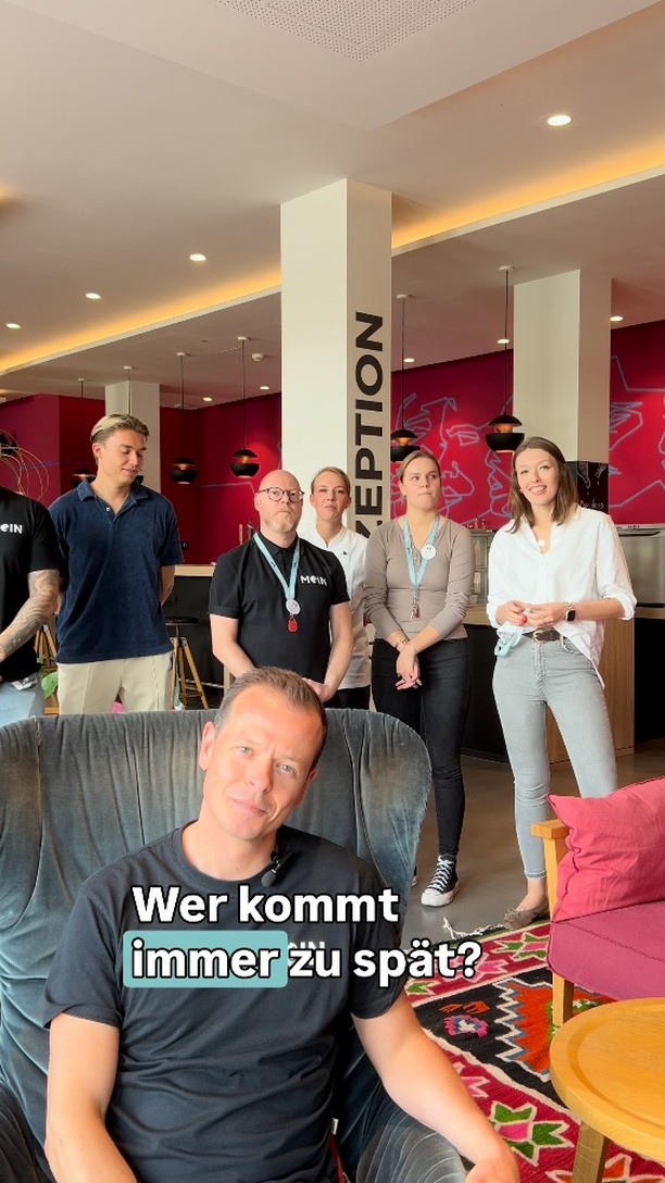 Unser Manager Pio im großen Kollegen-Quiz:
Weiß er wirklich, wer den meisten Kaffee trinkt, immer mit Snacks ausgestattet ist oder wer alle Geburtstage im Blick hat? ?
Teil 1
#sylc #quiz