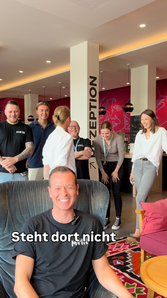 Unser Manager Pio im großen Kollegen-Quiz:
Weiß er wirklich, wer den meisten Kaffee trinkt, immer mit Snacks ausgestattet ist oder wer alle Geburtstage im Blick hat? ?
Teil 2
#sylc #quiz