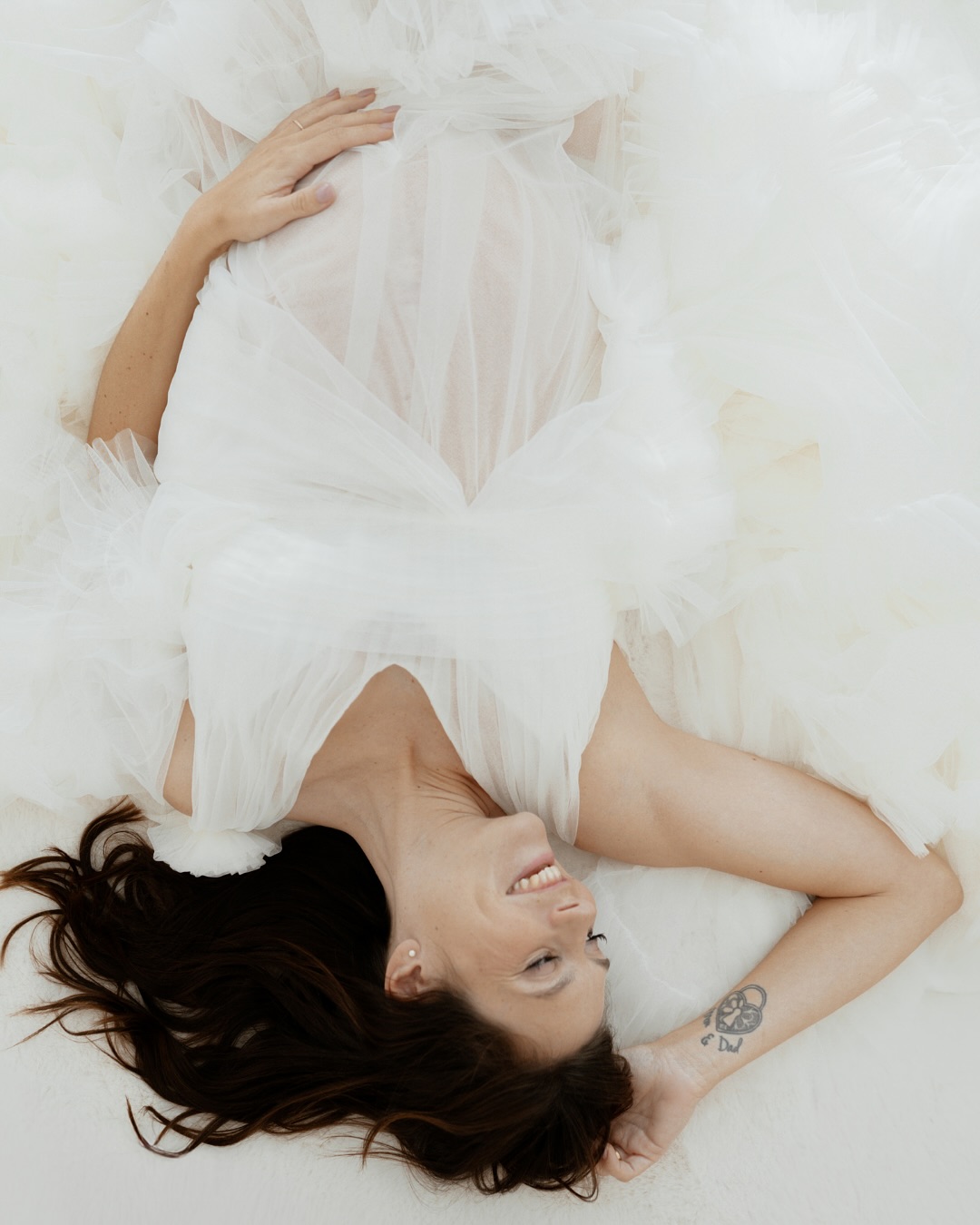 Schwangerschaftshooting mit Boho touch ?
Natürlich habe ich noch meine ganze boho / Pampas deko und diese kann immer natürlich mit aufgebaut werden nach Wunsch ?
Auch kam meine neue Linse hier zum Einsatz ? ich liebe es immer wieder Neues zu probieren ?
Falls du schwanger bist dann melde dich sehr gerne bei mir schon Anfang des 2. Trimesters ? dann können wir vielleicht noch euren wunschtermin sichern ?
pregnant#schwangerschaft#schwangerschaftsfotografie#schwangerschaftsshooting#schwangerschaftsbauch#schwanger#pregnantbelly#pregnancybelly#untermeitingen#schwabmünchen #augsburg#landsberg#landsberg_am_lech#bavaria#pregnancy#pregncyphotography#pregnancyphotoshoot#allgäu#munich#germany#fotostudio#babybauchfotoshooting#babybauchfotos#babybelly#babybauchfotografie#babybauchwächst