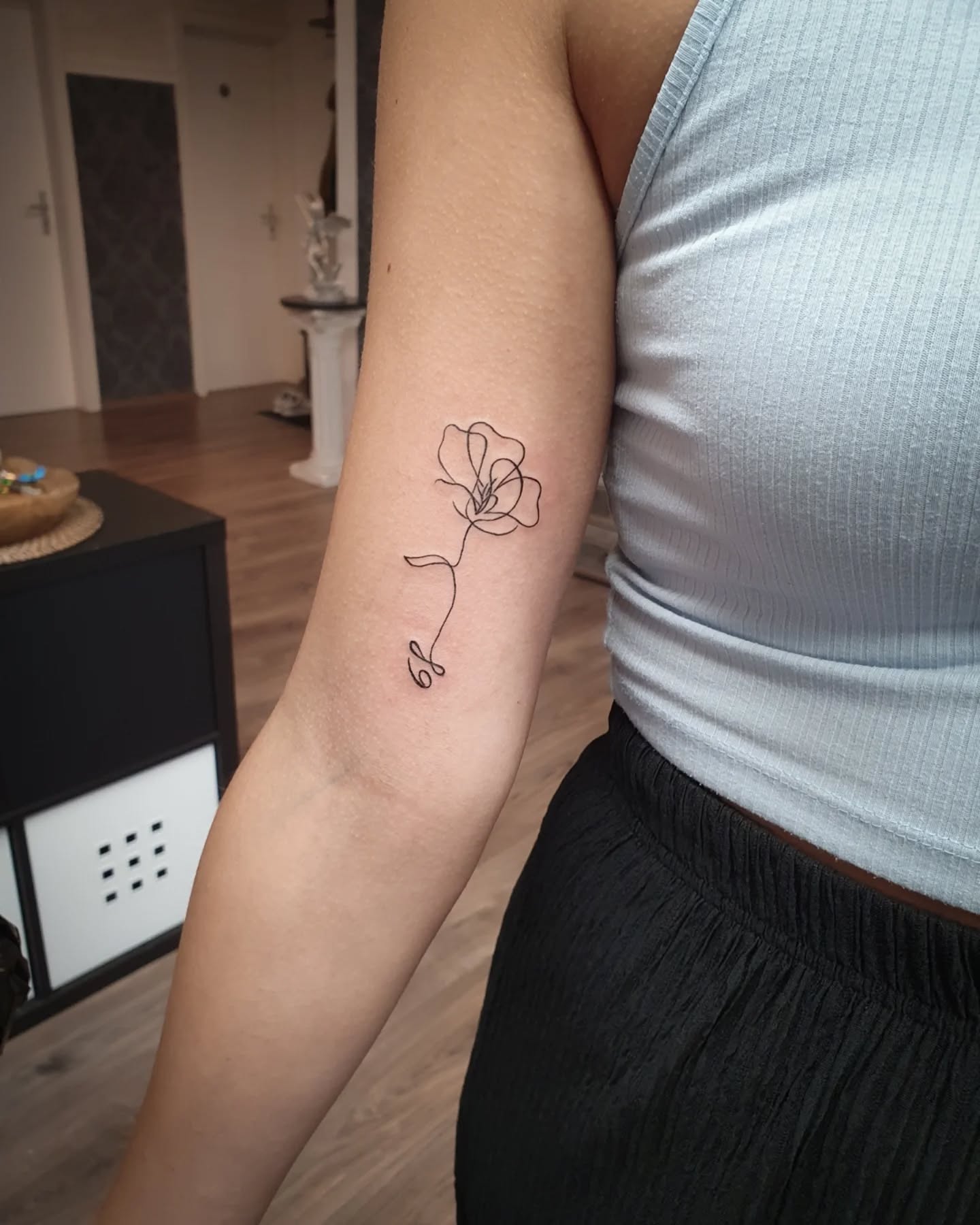 Some small ones.
.
.
#smalltattoos #kleinaberfein #blümchen #arabisch #tattooidee #memmingen #Laupheim #ulm #evilsaintstattoo #evilsaints #saintsofink #feinetattoos