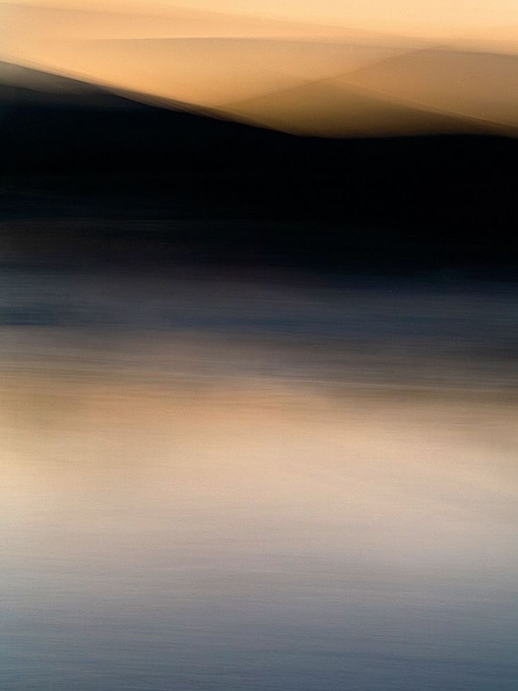 A gentle gradient of texture and tone, the Mist Abaya in pleated ombré Tencel linen is a composition of movement and quiet refinement
Mist Abaya | AED 1,500