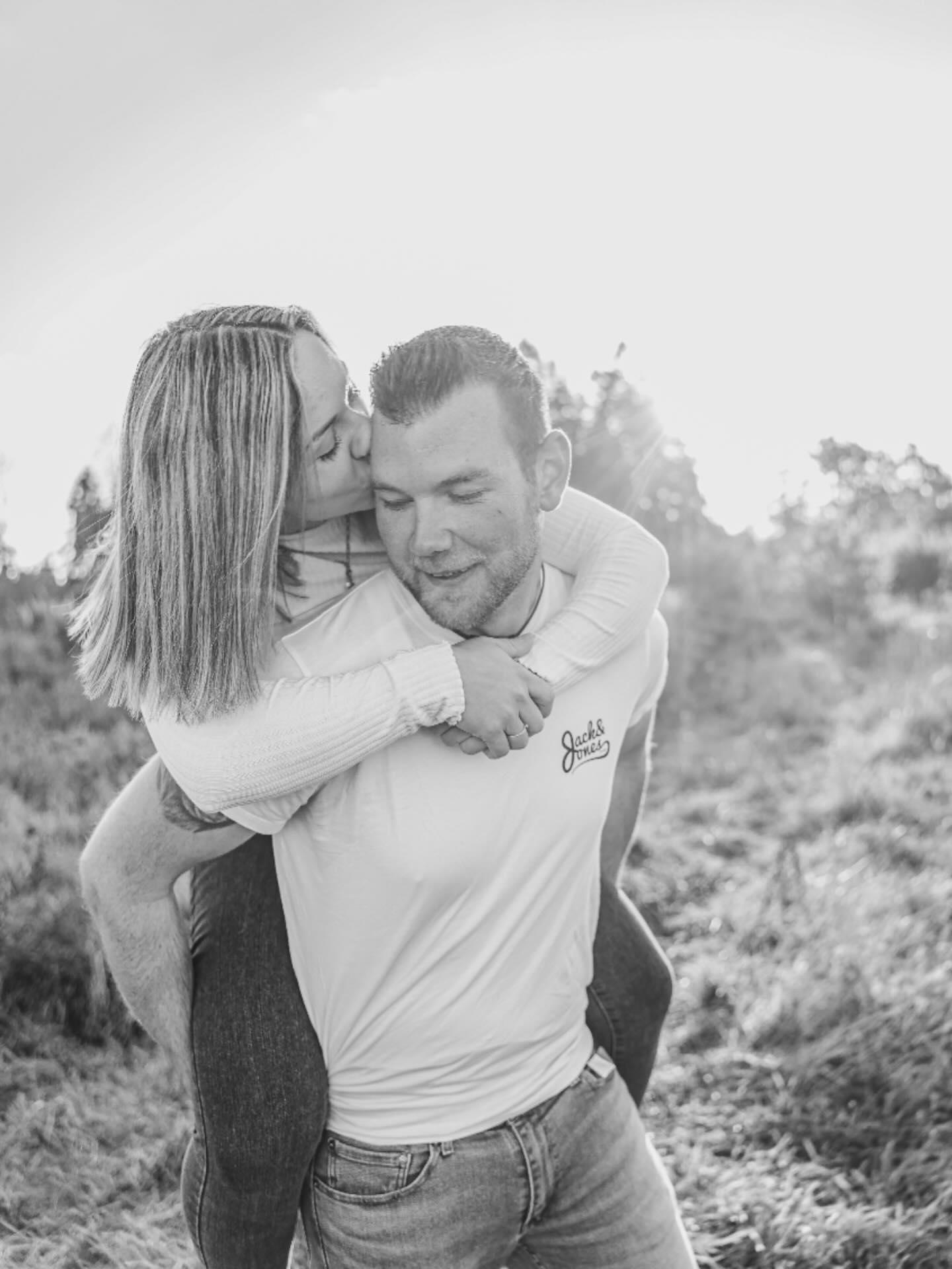 V & R ! ?β€οΈ??
#liebespaar #fotoshooting #nordeifel #nettersheim #marmagen #zingsheim #tondorf #engelgau #fotografie #pΓ€rchenshooting