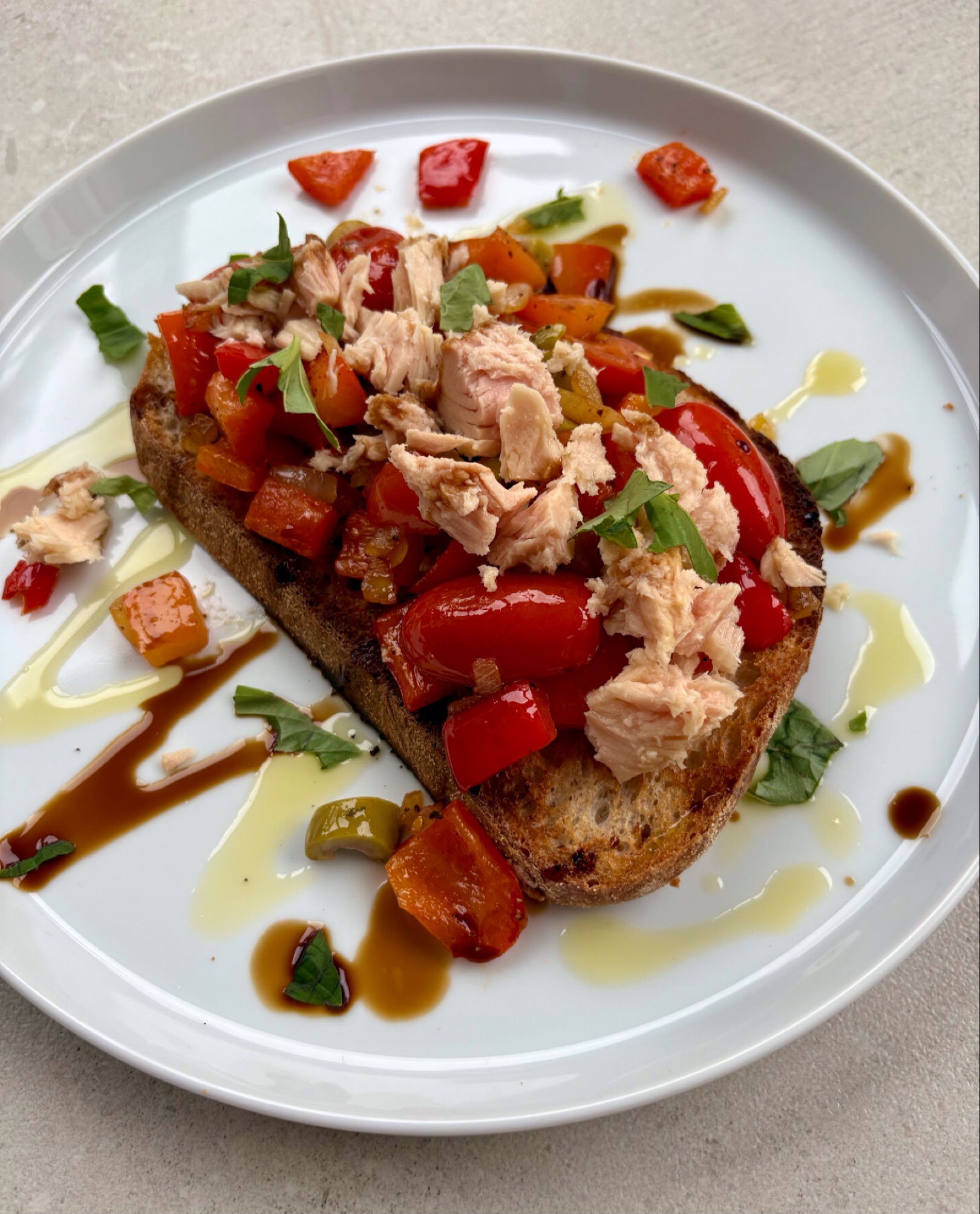 It’s so nice to be back in the kitchen after having the floor re-tiled. Found half a red pepper, half an onion, tub of olives and some slightly past their best baby San Marzano tomatoes in the fridge, so gently sautéed them in a bit of olive oil. Toasted some bread, then rubbed with a garlic clove before topping with the mixture. Added a tin of gorgeous white tuna, olive oil, balsamic and basil leaves. Will definitely be making again!
Tuna - @conservasortiz from @waitrose
Balsamic - @mazzetti_originale_uk
Bread - @bakesmithsbs8
@useupwhatyouhavegot
#bristolfoodies #tuna #lunch #lunchideas #useupwhatyouhavegot #easylunch #nofoodwaste #food #foodblogger #foodies #bristolfood #bristolfoodblog #bristolfoodbloggers