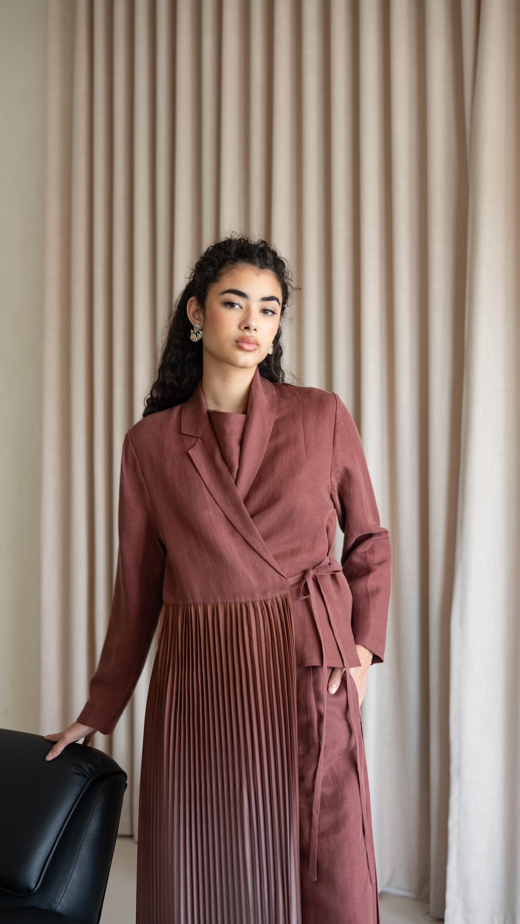 The Terra Abaya Set is designed for the woman who lives between quiet strength and effortless grace.