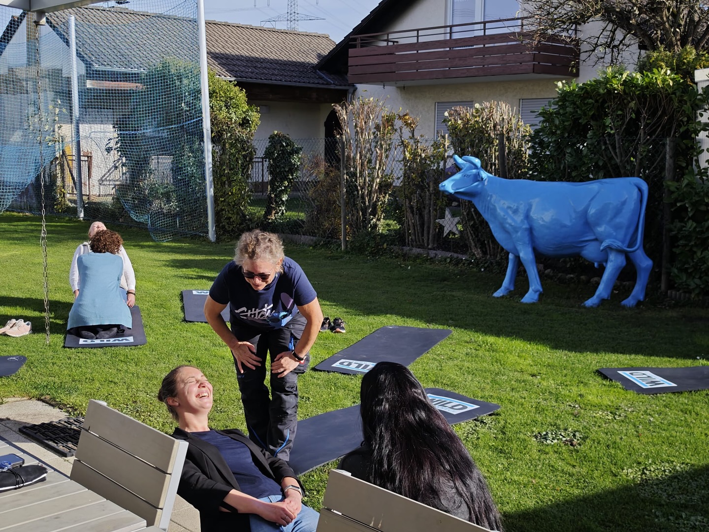 Wer hat heute schon was Gutes für sich getan?
Bei WILD achten wir auf uns – mit Bewegung, Achtsamkeit und tollen Tipps von unserer Physiotherapeutin.
So bleiben wir entspannt, beweglich und voller Energie. 💙
#TeamWILD #WorkLifeBalance #GesundAmArbeitsplatz #BewegungTutGut #WildSpirit