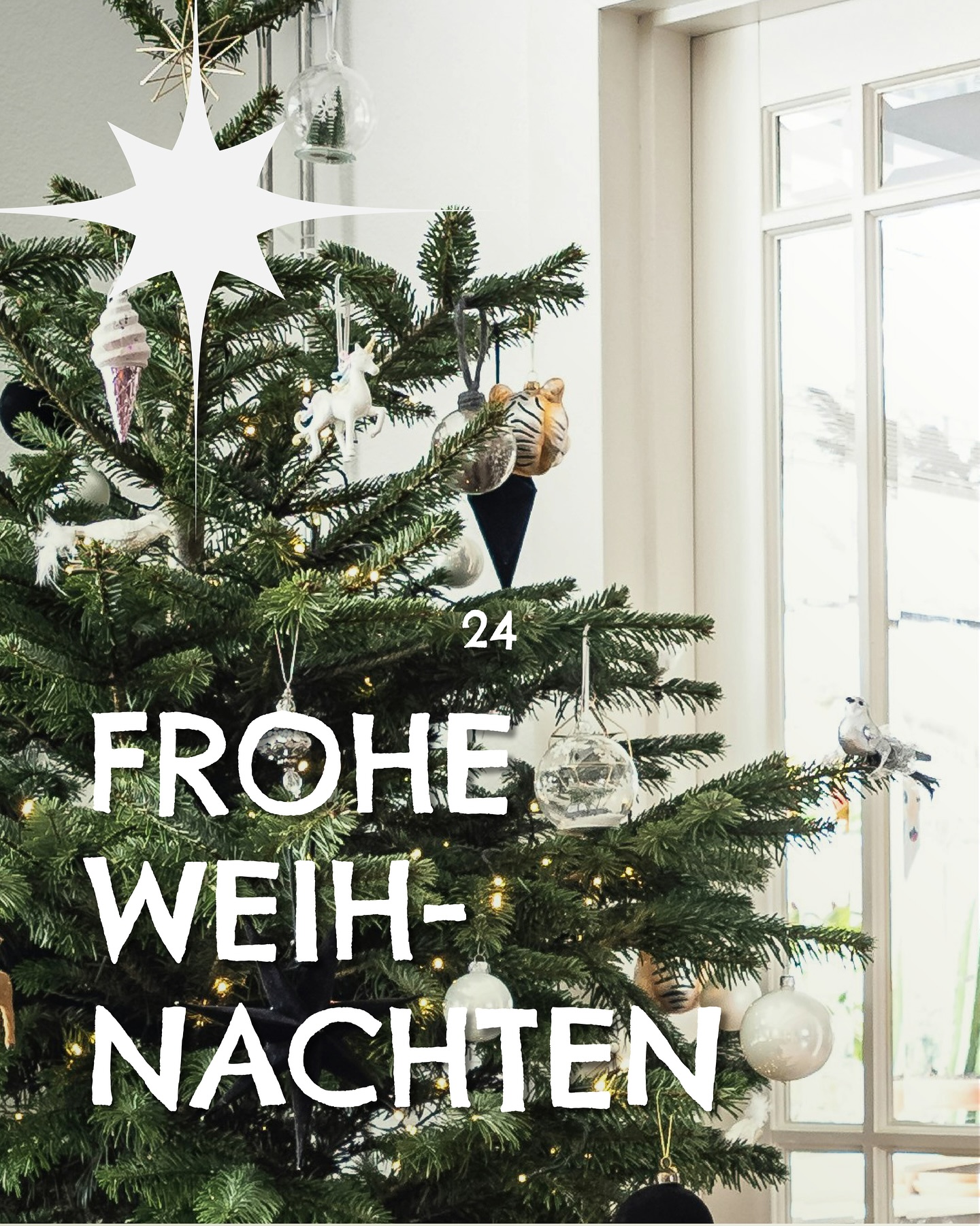 Startseite 53 🎄✨ Türchen 24 – Das große Weihnachtsfinale ✨🤍
Heute öffnet sich das 24. Türchen – und zum großen Finale haben wir gemeinsam mit @swing2sleep und @lassig_gmbh ein ganz besonderes Highlight für euch vorbereitet 🐧🎁✨
Zu gewinnen gibt es ein traumhaftes Rundum-sorglos-Paket für junge Familien.
✨ Von swing2sleep:
das swing2sleep Federwiegen-Set (heia-Motor, Premium-Gestell & dream2sleep Hängematte) im Wert von 660 €
Die swing2sleep Federwiege schenkt Babys erholsamen Schlaf durch sanfte Auf- und Abbewegungen – wie in Mamas Bauch. So habt auch ihr einmal die Hände etwas frei, könnt Exklusivzeit mit den größeren Geschwistern verbringen oder auch einfach mal Me-Time genießen. 👶🏼💤
✨ Von LÄSSIG:
ein wertvolles Eltern-Starter-Set bestehend aus
• Wickeltasche
• Mutterpasshülle
• Babyschlafsack
• Tencel Body
Praktische Alltagsbegleiter, die Funktionalität, Komfort und stilvolles Design vereinen und frischgebackene Eltern im täglichen Familienleben wunderbar unterstützen.
✨ Von PAEDIPROTECT:
ein Winter Set + das flauschige Pauli Kuscheltier
Mit dem PAEDIPROTECT Winter Set wird empfindliche Haut optimal geschützt, während Pauli als kleiner Kuschelgefährte Wärme, Trost und Freude schenkt.
🎁 So nehmt ihr teil:
❗️Wichtig: Öffne den Link in der Bio von @swing2sleep & trage dich für das Gewinnspiel ein❗️
Und zusätzlich:
Folge @paediprotect, @swing2sleep & @lassig_gmbh
Like diesen Beitrag❤️
Markiere jemanden in den Kommentaren, der dieses große Finale nicht verpassen darf
Extra-Los: Teile diesen Beitrag in deiner Story & tagge uns
Teilnahmezeitraum:
24.12.-27.12.2025 23:59 Uhr
PS: Der/die Gewinnerin wird im neuen Jahr kontaktiert.
Der/die Gewinner:in wird zufällig ausgelost und ausschließlich von @paediprotect kontaktiert.
Die vollständigen Teilnahmebedingungen findet ihr wie immer auf unserer Website.
Viel Glück & ein wundervolles Weihnachtsfest wünschen wir euch! ✨🎄🐧🤍
#paediprotect #swing2sleep #laessig #gewinnspiel #adventskalender #familie #baby #winter #weihnachten