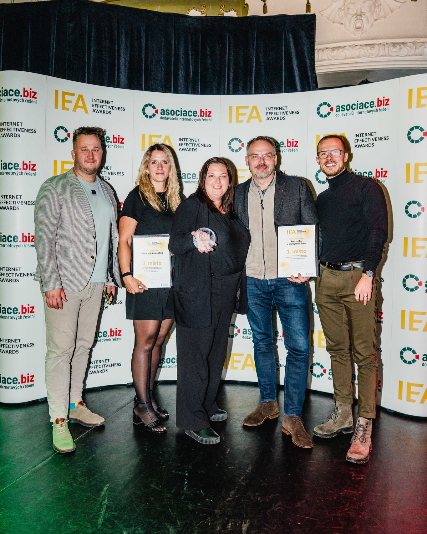 🏆 Jdeme slavit! Z letošního ročníku soutěže Internet Effectiveness Awards si odnášíme totiž hned dvě ocenění.
🏭 1. místo v kategorii Energetika a průmyslové firmy
⚡️ 3. místo v kategorii Výkonnostní marketing
V obou kategoriích zabodoval náš klient @mapeiczech, kterému jsme pomohli zvýšili prodeje stavební chemie o 36 % v době, kdy celý stavební trh klesal. 💪
Obrovské díky patří MAPEI za důvěru a spolupráci, stejně jako našemu výkonnostnímu týmu, který za tímto úspěchem stojí. 💙
#agenturabetter #jsmebetter #betteragency #iea2025