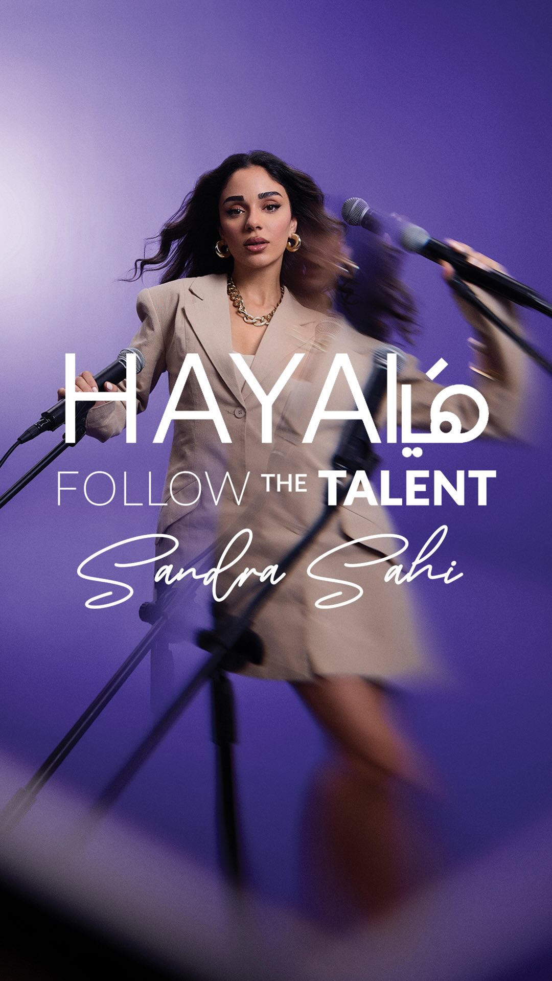 تتمتع المغنية والمؤثرة الشابة ساندرا ساهي بموهبة مميزة خولتها النجاح في الوسط الفني، كما وأن شكلها الجذاب وشخصيتها القوية وذكاءها وكاريزمتا، خولوها كسب حب الجمهور، وهي تقدم أغان تحتفي بالحب والمشاعر الجميلة وتدعو إلى تبني الفرح على الدوام، مازجة في موسيقاها بين الروح الغربية التي اكتسبتها من والدتها البلجيكية، والشرقية التي ورثتها من والدها العراقي. تعرفي أكثر على موهبتها في هذا اللقاء.@anghami
@sandrasahiرئيسة التحرير: @sima.maalouf
اعداد: @dinazeddine
ادارة فنية: @sana_jamali
فيديو: @bygilbertbouzeid
ستايلست: @saharwears
شعر: Shannon Williams لدى @mmgartists
مكياج: @maurodhernanmakeup لدى @mmgartists
انتاج: @trixiebndstyle