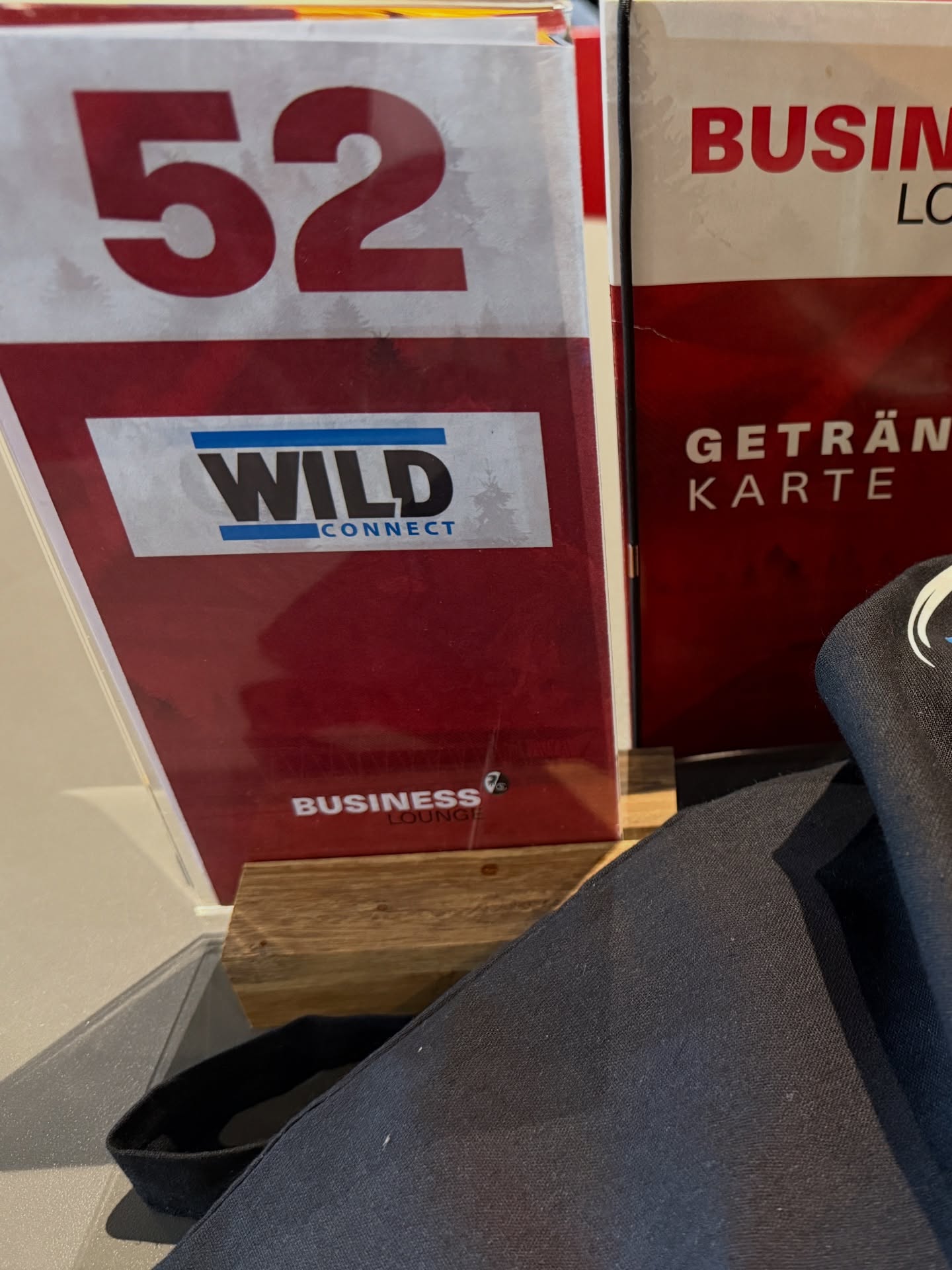 Der BVB war im SC-Stadion zu Gast, und WILD war erneut live dabei. Mit einem 1:1-Unentschieden verabschieden sich beide Klubs in die Winterpause. 💙
Der BVB was a guest at the SC stadium, and WILD was live on site once again. With a 1–1 draw, both clubs head into the winter break. 💙
A BVB az SC stadion vendége volt, és a WILD ismét élőben volt jelen. Az 1–1-es döntetlennel mindkét klub a téli szünetre vonul. 💙
#bvb #sc #freiburg #europapark #soccer