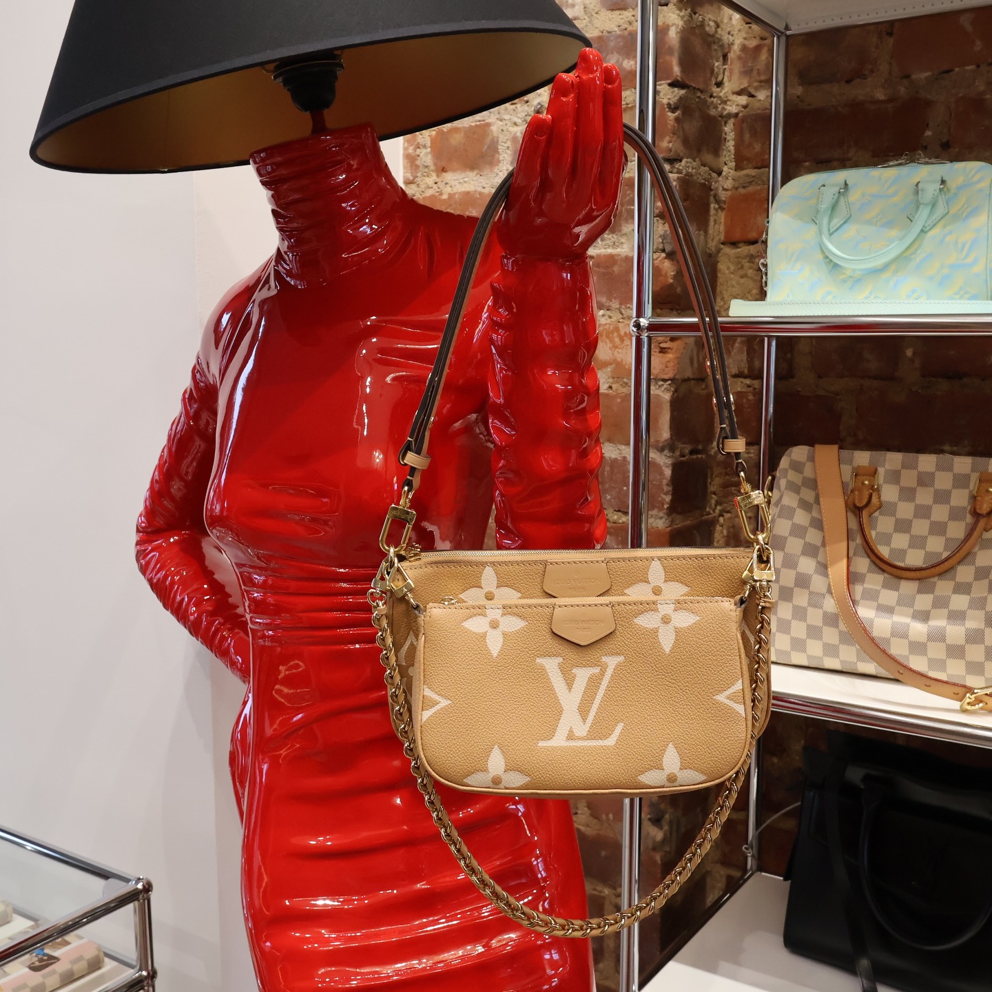 ilovehandbags_com_post_18109189423724664