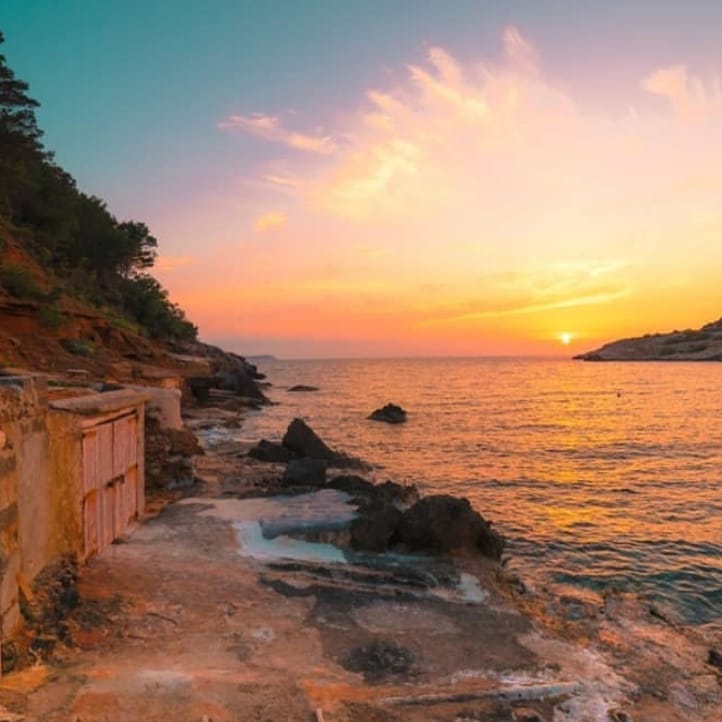 ? What's meant to be will always find a way...
.
.
.
#stayathome #ibiza #summer2020 #ibiza2020 #backtolife #sunset #eivissa #concierge #gettingready #season2020 #season