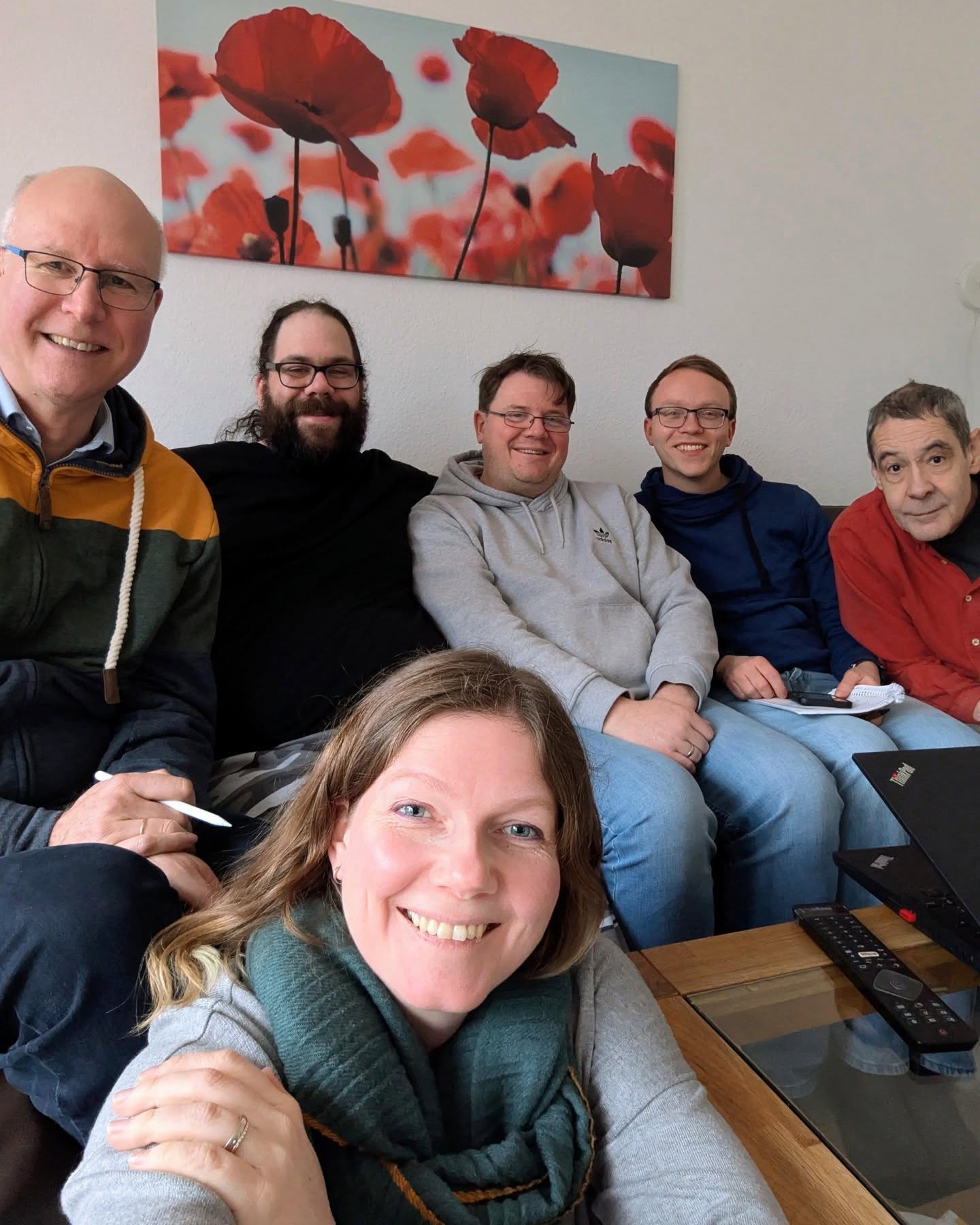 📝 PLANUNGSTREFFEN 📊
Auch am Wochenende sind wir aktiv! Heute tagte unsere Arbeitsgruppe "Social Media" - seid gespannt und freut euch auf das, was da bald kommt! 💚
Was wünscht ihr euch für unsere sozialen Netzwerke? Schreibt es in die Kommentare!
#elmshorn #teamelmshorn #gruene