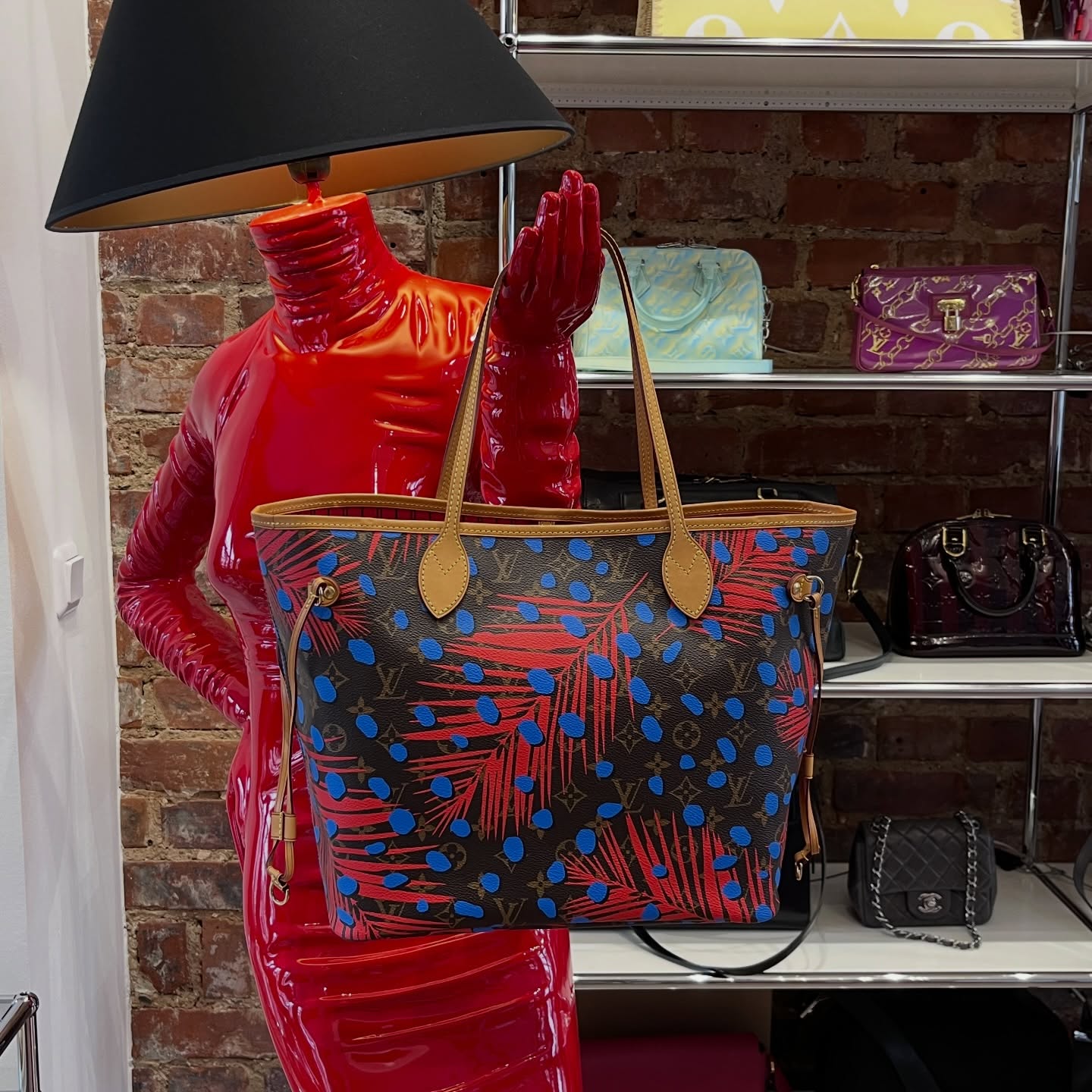 ilovehandbags_com_post_17978802215961543