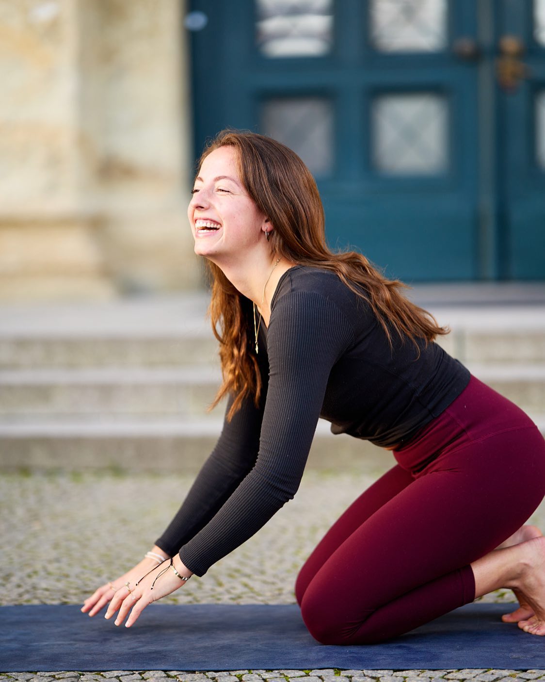 The wealthiest thing to have is a happy heart and a peaceful mind. ?
Happy new week. ?
I‘m off for a little adventure in the mountains and back teaching next week. See you on the mat. ??
? captured by @martindemker
.
.
.
#yogamünchen #vinyasayoga #yogateacher #yogainspiration #vinyasayoga
#yogapractice #yogamunich #yogaliebe #thehappynow #joy #happyheart