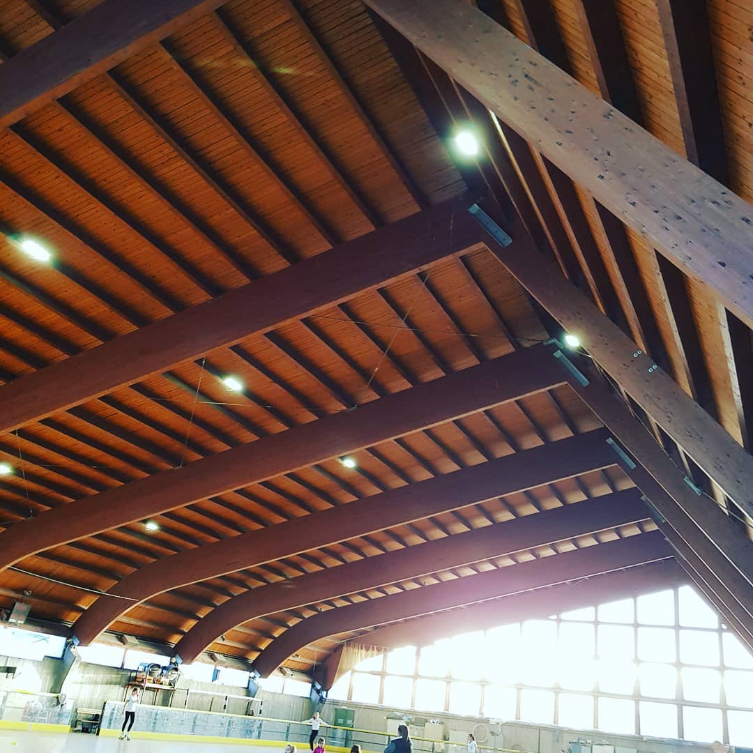 Illuminazione a led del Palazzetto di Zinola per la Fratellanza Zinolese,sostituito i vecchi ioduro metallici da 400watt con i nostri proiettori a led da 120 e 90 watt.
Risparmio energetico enorme e molta più luce!
Dariansrl#illuminazioneled#risparmio#ambiente#savona#zinola#liguria#noleggioperativo