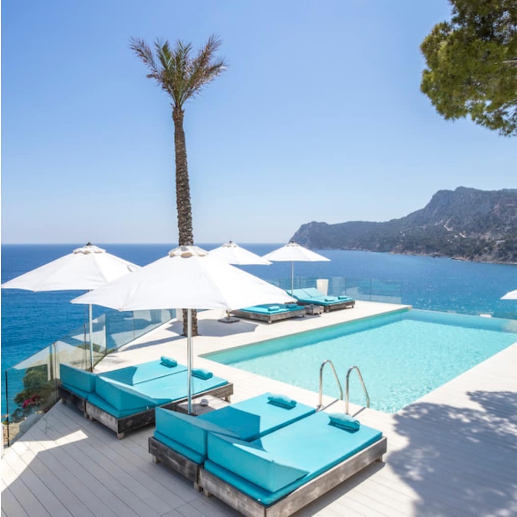 FRONT LINE ICONIC VILLA ?
.
.
Contact us for more info!
.
#luxuryvilla #holidays #march2020 #ibizawinter #ibizarentals #relax #sea #calm #concierge #ibiza #ibiza2020 #luxurylife #luxuryhomes #lifestyle #ibizavillas #vacation #luxurydestination #icon #thursday #Ibiza #spain #villa #rental #eivissa #summer #sun #mystique_ibiza_concierge #views?