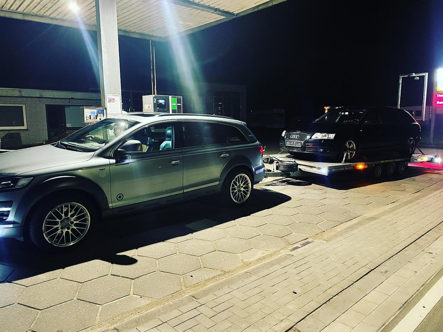 #tankstelle #tankstop #audi #audia6 #audia64f #30tdi
Trailer lief wieder einwandfrei auf der A7 runter und A23 zurück ?