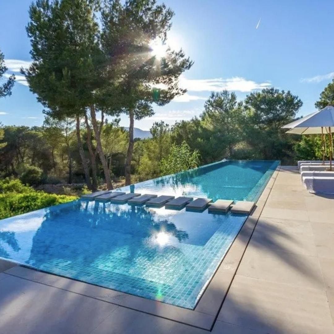 Good morning from Villa Akasha
.
.
#ibizavillas #ibizaproperty #realestateibiza #luxuryhomes #realestatespain #whiteisland #ibiza2023 #ibizalook #ibizastyle #ibiza2023 #villaakasha #jondal #slowliving #luxuryconcierge #eivissa #highstayibiza #holidayaccommodation #holiday
