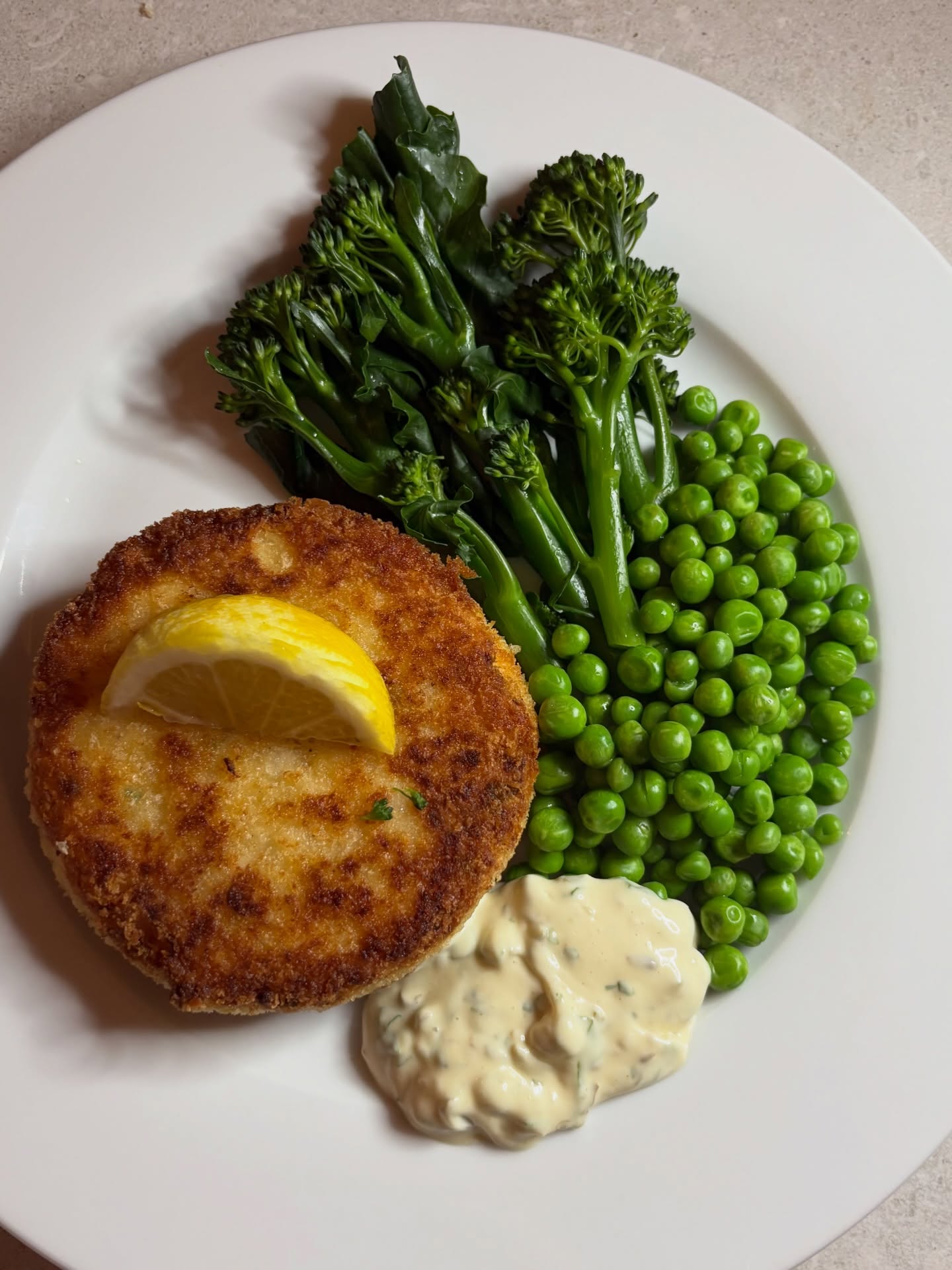 Our son is leaving home this weekend to start his working life ?and requested homemade fishcakes with tartar sauce as his final meal before leaving. These Ultimate Fish Cakes are made using a recipe on the BBC Good Food website and they are delicious (if a bit of a labour of love!). Highly recommend.
#fishcakes #fishdinner #bristolfoodie