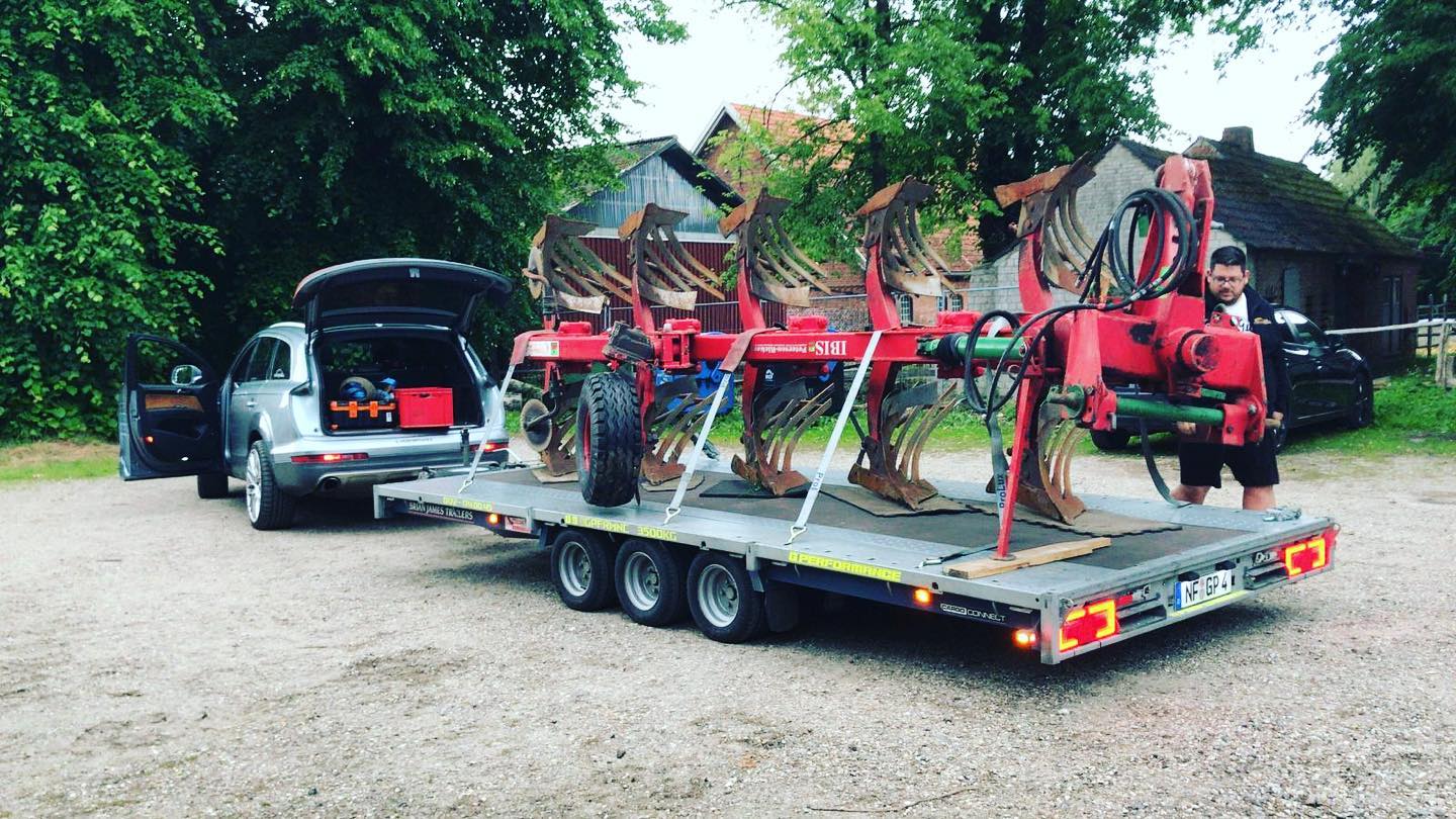 Pflugtransport #landwirtschaft #pflügen #ackerbau #agrar 1900kg Pflug ?