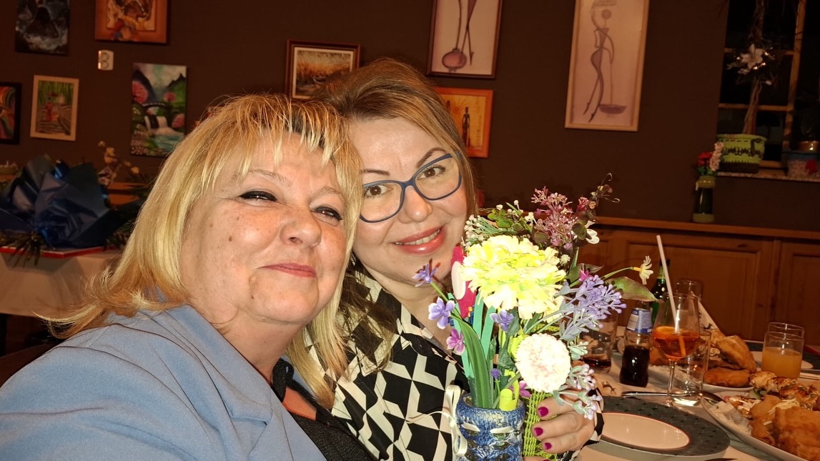 Seit über 30 Jahren bei WILD Connect! Wir sind unglaublich stolz auf Euch:
Barta Csabáné, Budainé Tuza Tímea, Józsáné Tóth Krisztina, Matula Ildikó und Vernyik Zoltán. Euer Engagement, Eure Loyalität und Eure Leidenschaft prägen WILD Connect seit Jahrzehnten. Vielen Dank für Eure Treue – auf viele weitere gemeinsame Jahre! 💙
Over 30 years with WILD Connect! We are incredibly proud of you: Barta Csabáné, Budainé Tuza Tímea, Józsáné Tóth Krisztina, Matula Ildikó and Vernyik Zoltán. Your dedication, loyalty and passion have shaped WILD Connect for decades. Thank you for your commitment – here’s to many more years together! 💙
Több mint 30 éve a WILD Connectnél! Mérhetetlenül büszkék vagyunk Rátok:
Barta Csabáné, Budainé Tuza Tímea, Józsáné Tóth Krisztina, Matula Ildikó és Vernyik Zoltán. Elkötelezettségetek, hűségetek és szenvedélyetek évtizedek óta formálja a WILD Connectet. Köszönjük a kitartásotokat – még sok közös évre együtt! 💙
#30 #years #wild #connect #great