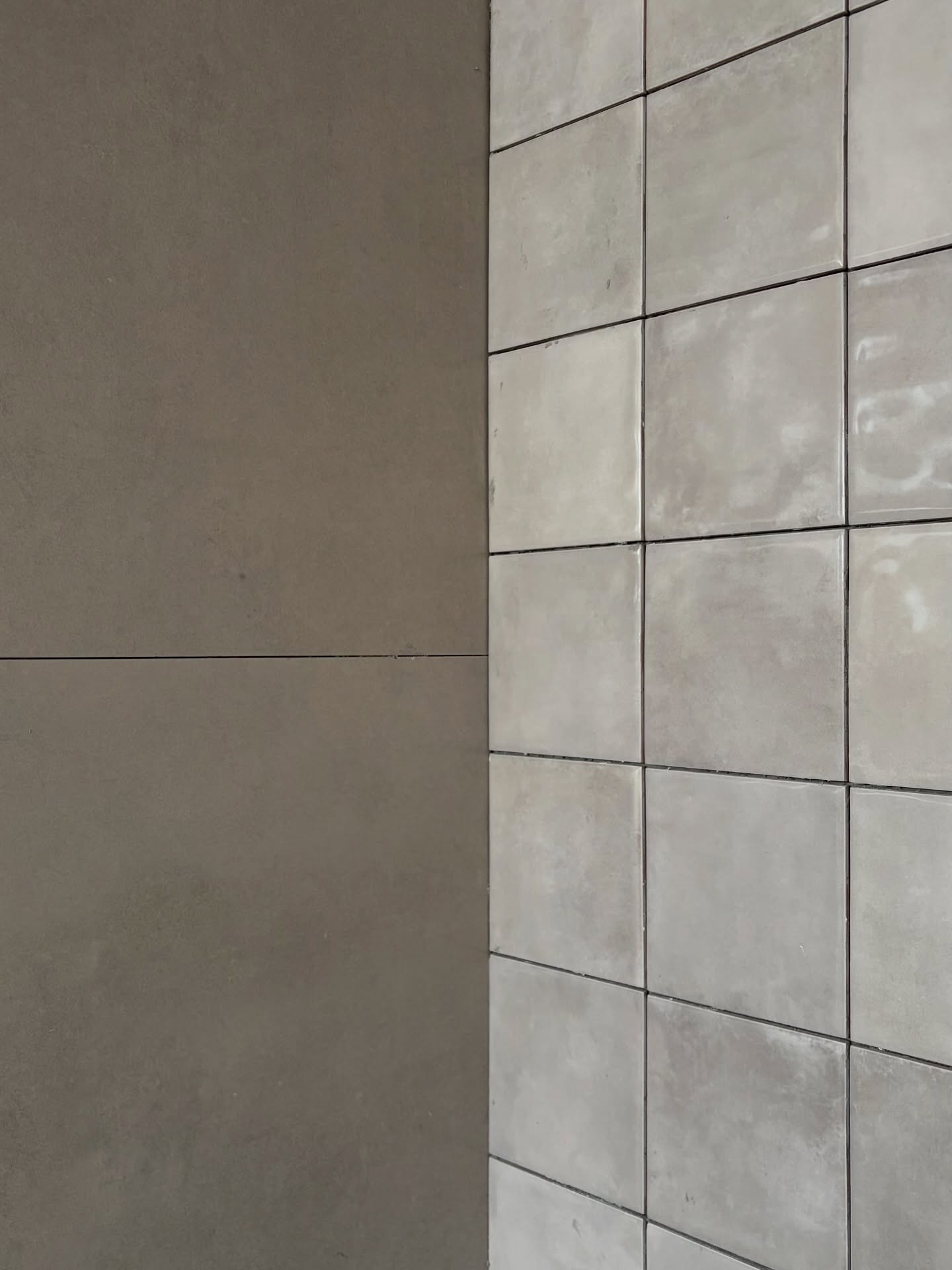 • Excelência no Acabamento •O bom acabamento é essencial para garantir qualidade, durabilidade e valorização da obra. É nos detalhes finais que o padrão do trabalho se revela e a confiança no resultado se consolida.#obrasereformas #acabamento #reformadeapartamento #revestimento #acabamentodeexcelência