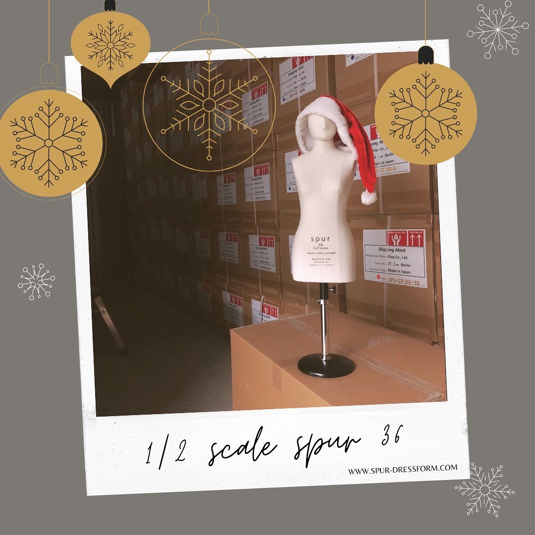 ?Our storage is full !!!
We are back in stock with our beloved 1/2 scale dress forms both female and male that were sold out.
.
Just in time for the Christmas season ❤️
.
The 1/2 scale dress forms are wonderful for designing, brainstorming, trying out cutting edge patterns while using less fabric and seeing the whole picture.
.
If you want your own 1/2 scale SPUR or want to gift it to someone, go over to our Webshop www.spur-dress form.com (link in bio). We ship world-wide and if your country doesn’t not appear in the shipping options, please don’t hesitate to contact us <3
.
#dressform #spurdressform #tamotsukondo #xmas #christmashat #miniature #patternmaking #giftideas #fashionstudy #warehouse
#draping #halfscale