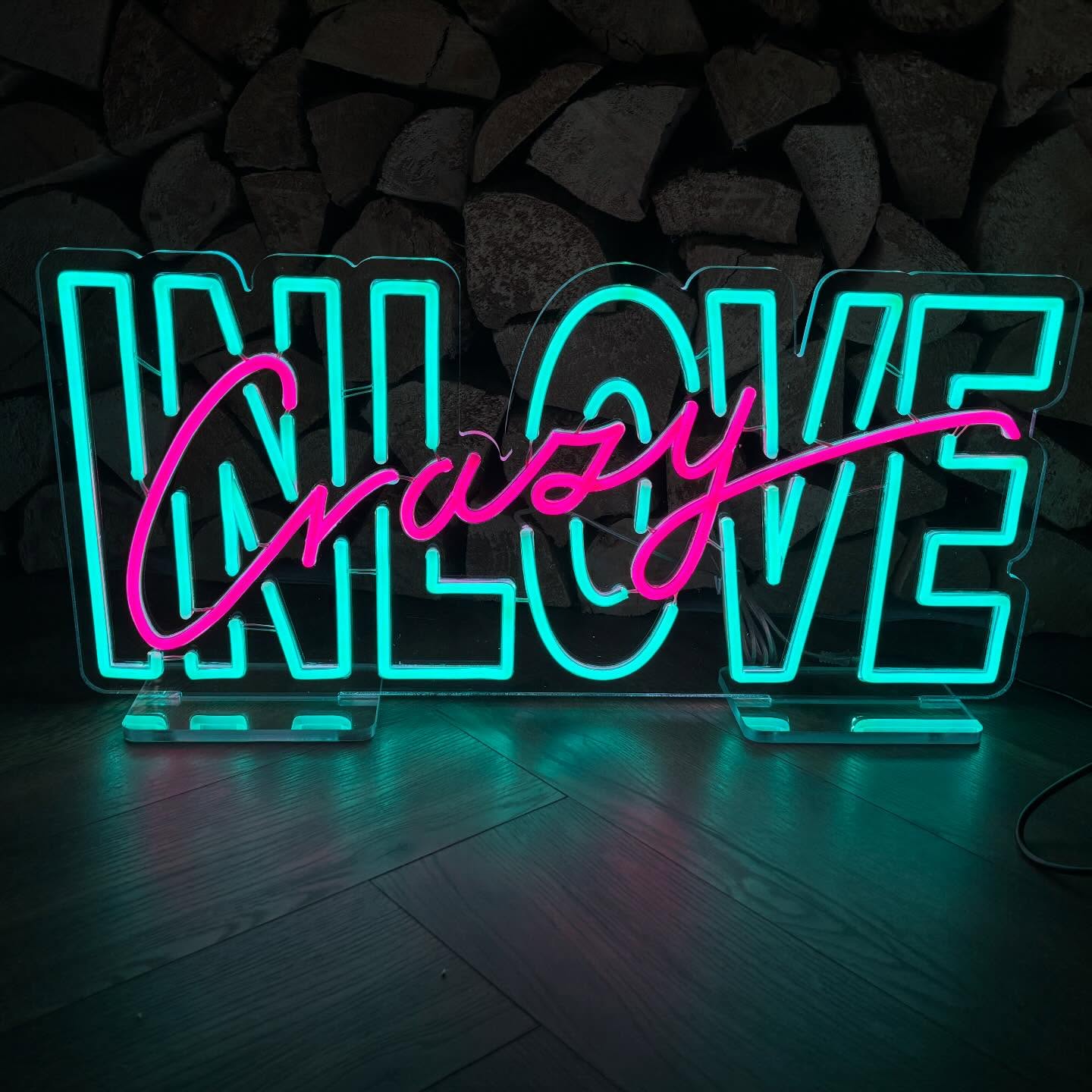 Hot pink + light blue will forever be one of our fave combo’s ??
Would you hang this at your wedding? in your bedroom? office?… Tell us where you’d put it ⬇️ and don’t forget to double tap if you’re crazy in love with this color combo too. ?
#crazyinlove #neonsign #ledsign #weddingvibes #customsign