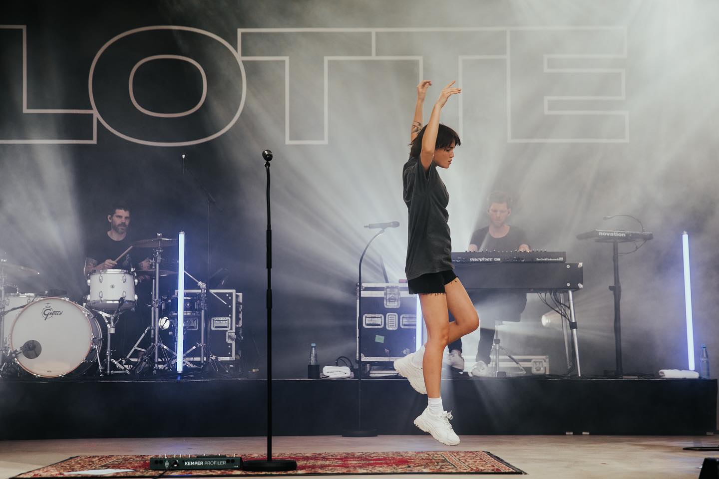 @musikvonlotte | Festivals 2021 | 📷 @markushaner | #dennisbaumannlighting #lotte #lightingdesign #hog4 @etcliveevents #dailybeams #brightnessblog @brightnessblog #astera @asteradeutschland