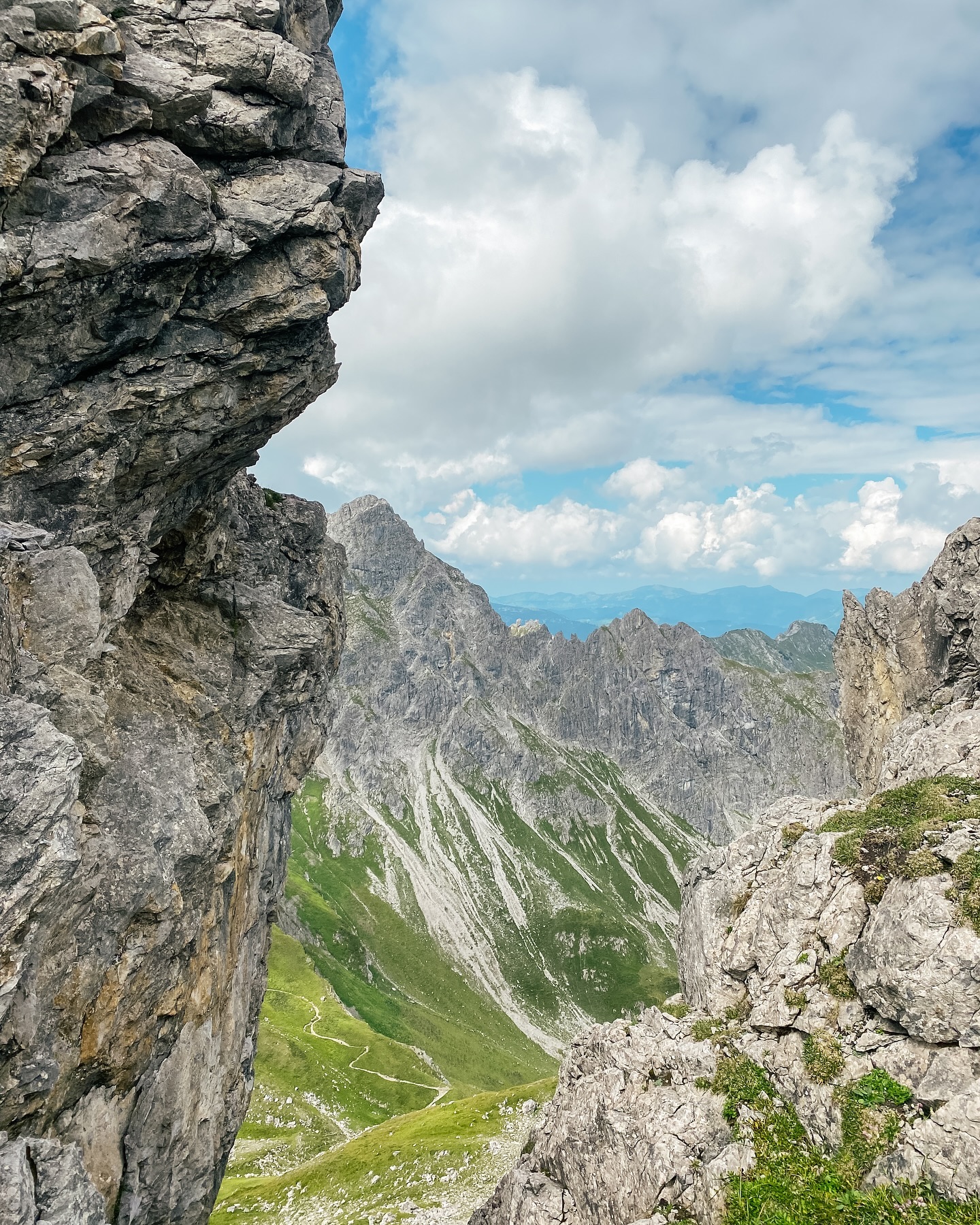 Days like this make life golden ?
#helloseptember #austria #visitaustria #mountains #hiking #sunrise #goldenhour #outdoors #goodtimes #friends #bergliebe #lovememories #adventure #views