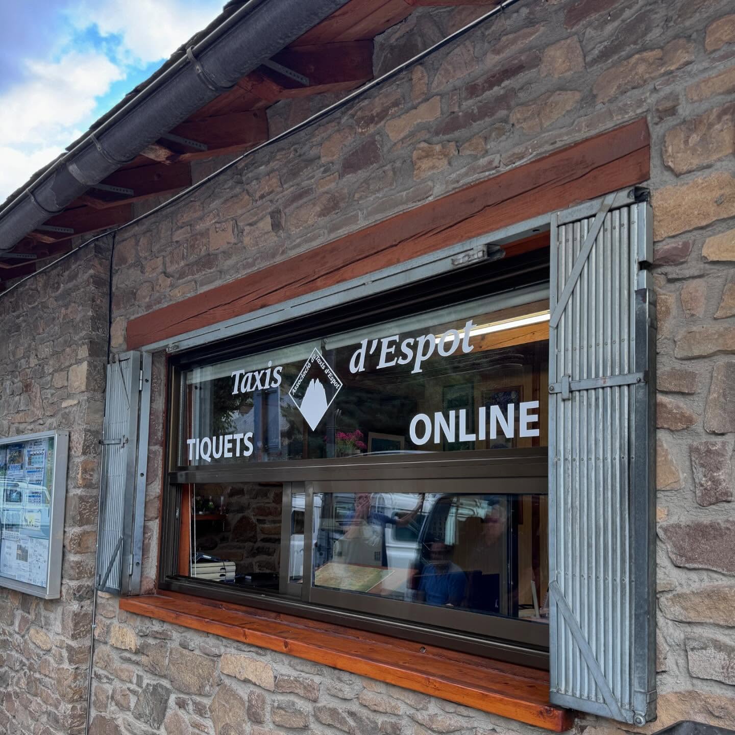La parada dels @taxisespot ben senyalitzada!
No us equivoqueu de finestreta! ?
Mira que us ho han posat fàcil i entenedor ?
•
•
•
#pallarssobirà #pallarsjussà #altpirineuiaran #nautaran #valdaran #altàneu #esterridàneu #vallsdàneu #llavorsí #rialp #alins #baqueiraberet #espot #portainé #sort #lapobladesegur #tremp #gerridelasal #valldecardós #vallfarrera #salardú #vielha #tredos #arties #dissenygràfic #copisteria #impremta #serigrafia #retolació #merchandising