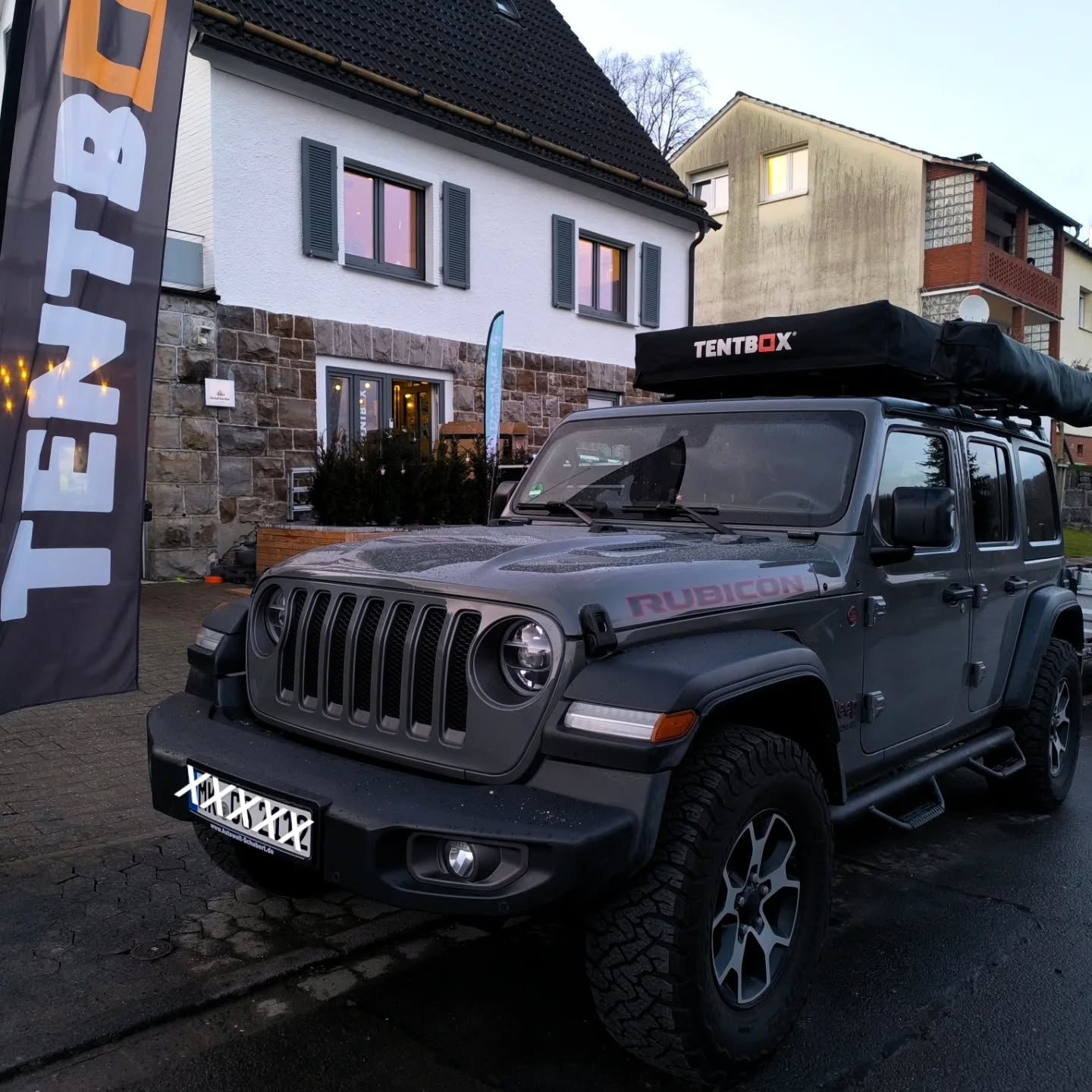 Bei dem Auto wird man ja fast neidisch ??
Mit einem Lite XL im Gepäck geht’s jetzt Richtung Italien zum Ancampen ?☀️
Wir wünschen euch eine richtig gute Zeit und ganz viel Sonne!
Euer Dachzelt Sauerland Team ??️
#jeep #jeeprubicon #tentbox #dachzelt #DachzeltSauerland
