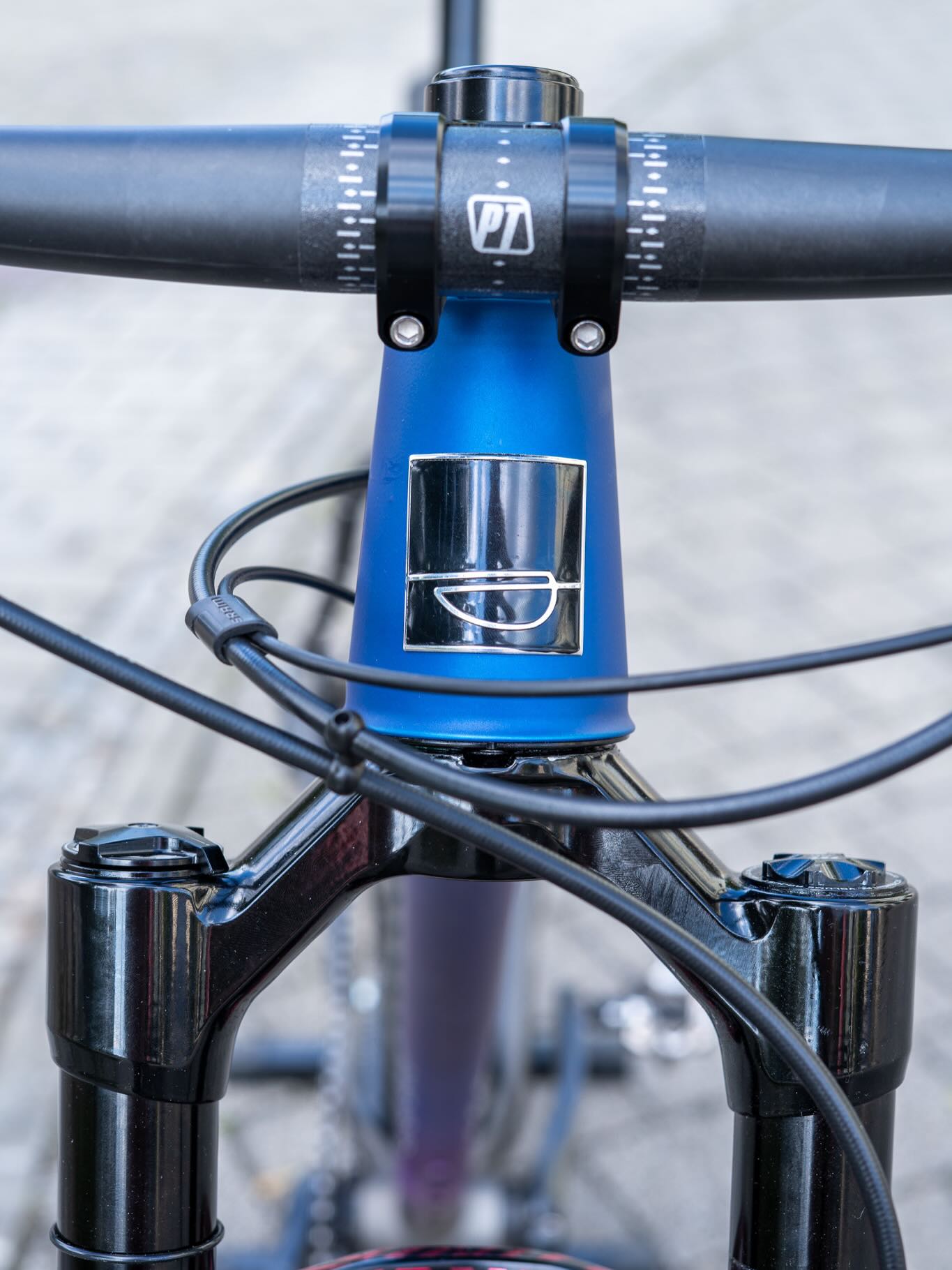 ☀️ Morgen fällt der Startschuss zum @mtbmarathondresden — und die Bedingungen könnten kaum besser sein!
Bestes Wetter, schnelle Strecken und jede Menge spannendes Material am Start. 👀
Die eigentliche Frage:
Wer von euch wird morgen einem der noch seltenen 32“ Bikes hinterher — oder vielleicht sogar vorausfahren? 😄
Vorsprung durch Reifengröße?
Oder doch Nachteil im technischen Geläuf? 🤔
Wir sind gespannt, wie sich die Big Wheels schlagen werden! 👇🔥
#mtbmarathon #dresden #mtb #bikepointdresden #32inch
