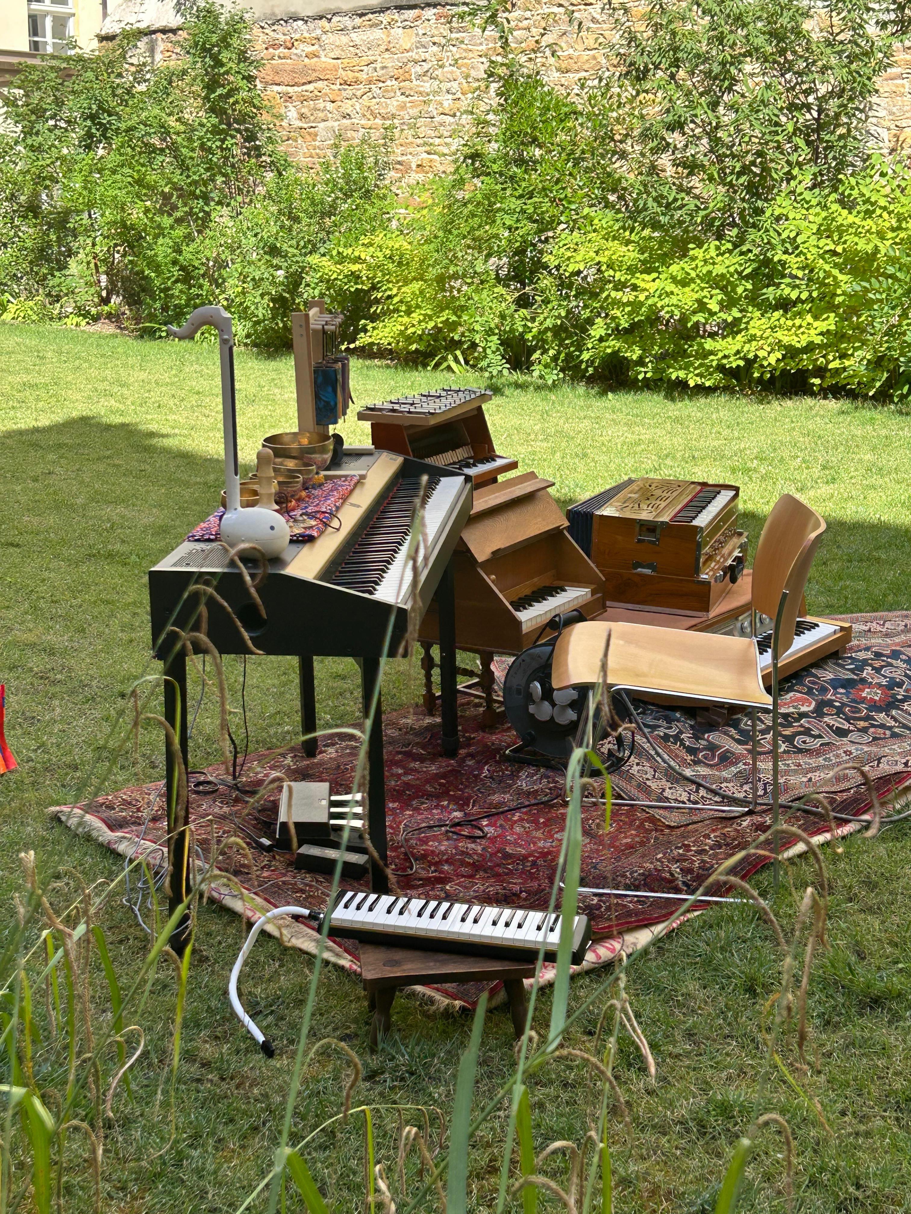 Le Phoenix au service de la transmission. 🎹✨
À l’occasion d’un récital à la Fondation Bullukian, le pianiste @mardirossianfrancois a exploré l’univers de Komitas, figure majeure du patrimoine musical arménien.
À travers un programme mêlant musiques populaires, œuvres sacrées et inspirations venues de différents horizons, ce concert proposait un dialogue sensible entre mémoire, transmission et création contemporaine.
Nous sommes fiers que notre piano ait pu accompagner ce moment artistique singulier, porté par la sensibilité et l’engagement de François Mardirossian.
Un beau témoignage de la capacité de la musique à relier les cultures, les histoires et les générations. 🎶