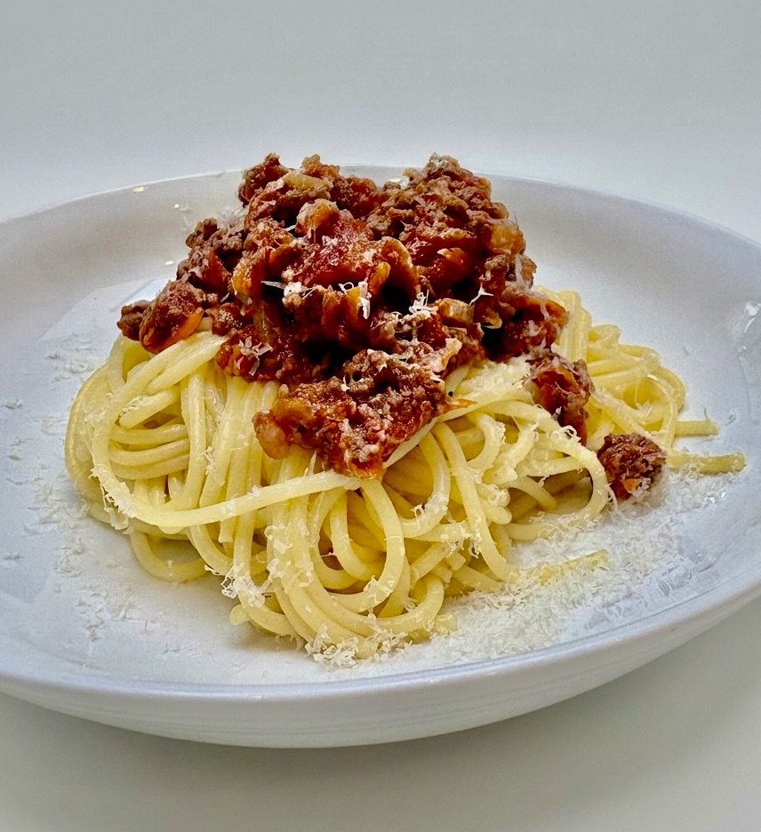 I made a big batch of bolognese before we headed to San Sebastián for a few days. We hadn’t had bolognese in ages and I’d forgotten just how good it is! This was made with lean steak mince, which worked really well. My version of bolognese is a little controversial as I don’t make a traditional sofrito, just sauté onion, garlic and finely chopped fresh rosemary before adding the mince. Then in with red wine, tomatoes, lots of dried oregano, sun-dried tomato paste, grated carrot and seasoning. Cooked in the oven for an hour and then served with spaghetti or mafaldine.
Recipe on my website.
What makes your bolognese so good? Would love to hear how you make yours!
Sun-dried tomato paste - @sacla_uk
Chopped tomatoes - @ciriouk
Oregano - @bartingredients