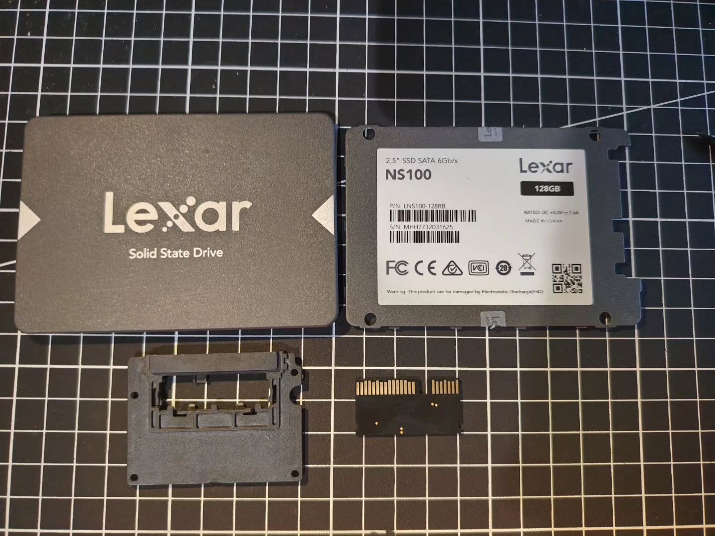 ⚠️ FAKE SSD = MƏLUMATLARIN İTKİSİ ⚠️Bu SSD disk müştəri tərəfindən məlumat bərpası üçün servisimizə gətirildi. Yoxlama zamanı məlum oldu ki, disk orijinal deyil və daxilində real SSD yaddaş çipləri mövcud deyil.❌ Diskin saxta (fake) olması səbəbindən məlumatların bərpası mümkün olmadı.🔍 Saxta SSD-lərdə tez-tez aşağıdakı problemlərlə rastlaşılır: • Göstərilən həcmdən xeyli az real yaddaş • Keyfiyyətsiz və ya ümumiyyətlə olmayan yaddaş çipləri • Qəfil məlumat itkisi • Diskin tam sıradan çıxması • Məlumatların bərpasının mümkünsüz olması📌 SSD və digər yaddaş qurğularını yalnız etibarlı satıcılardan almağınız tövsiyə olunur.💡 Vacib məlumatlarınızı mütəmadi olaraq ehtiyat nüsxələyin (backup edin).#FakeSSD #SSD #DataRecovery #MəlumatBərpası #DataLoss SaxtaSSD TexnikiServis SSDRecovery
